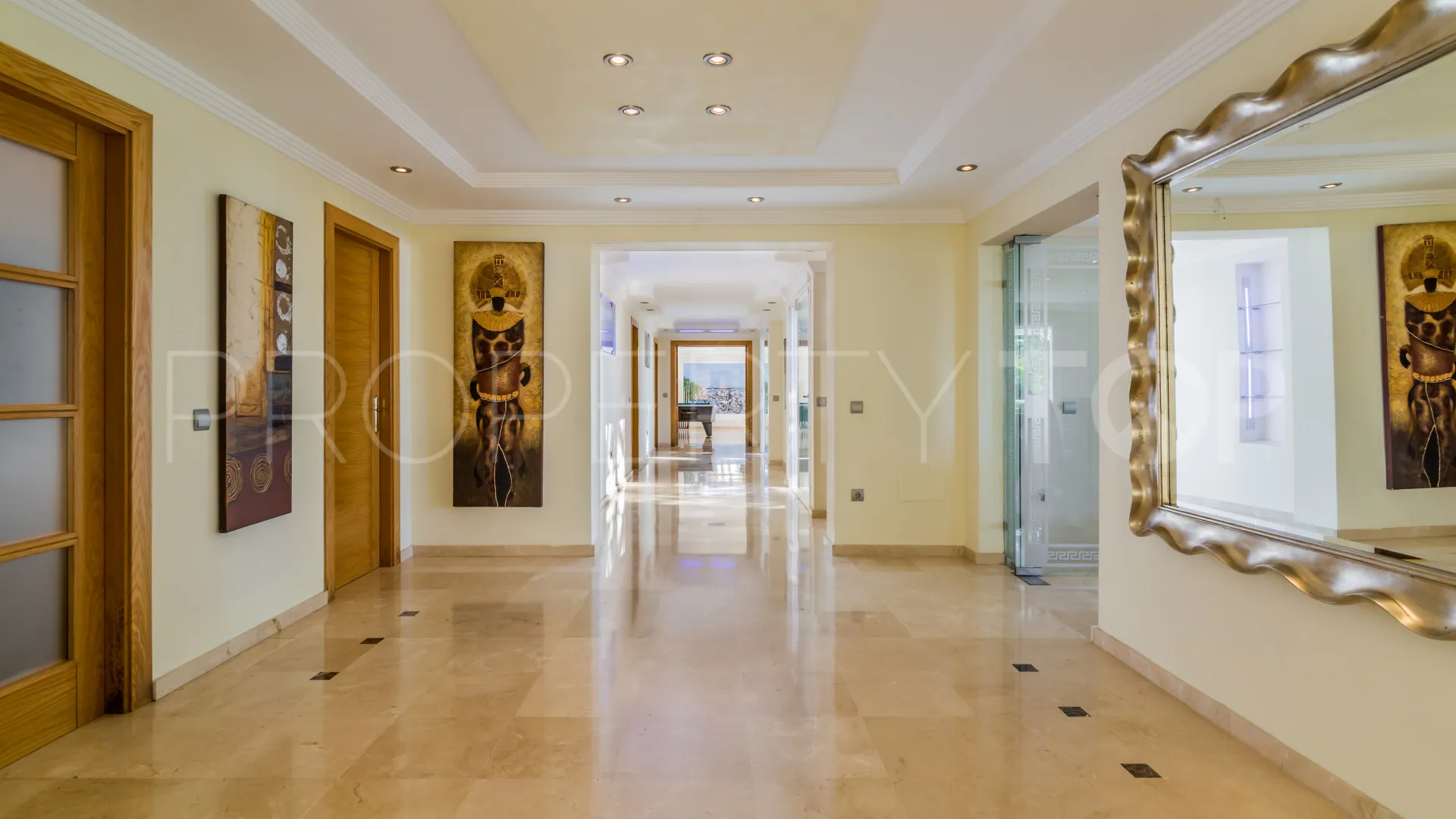 8 bedrooms villa in Elviria for sale
