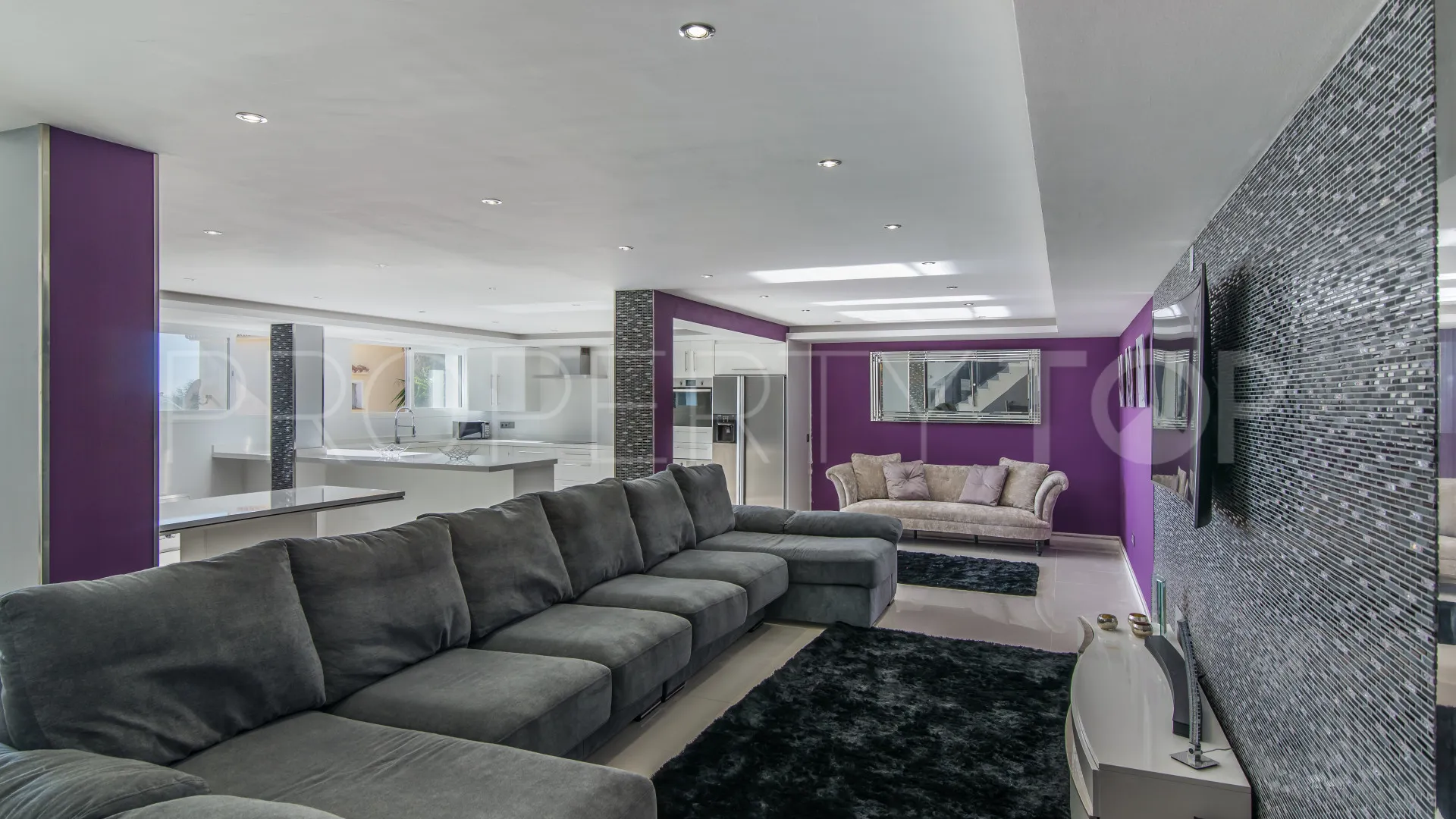 8 bedrooms villa in Elviria for sale
