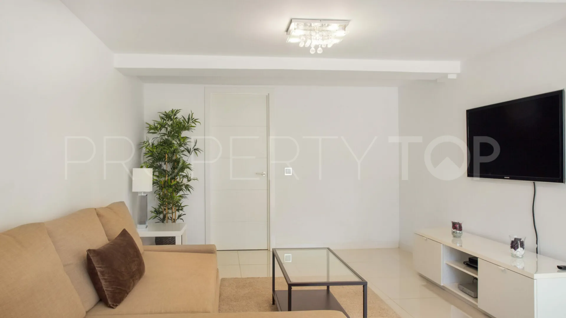 8 bedrooms villa in Elviria for sale