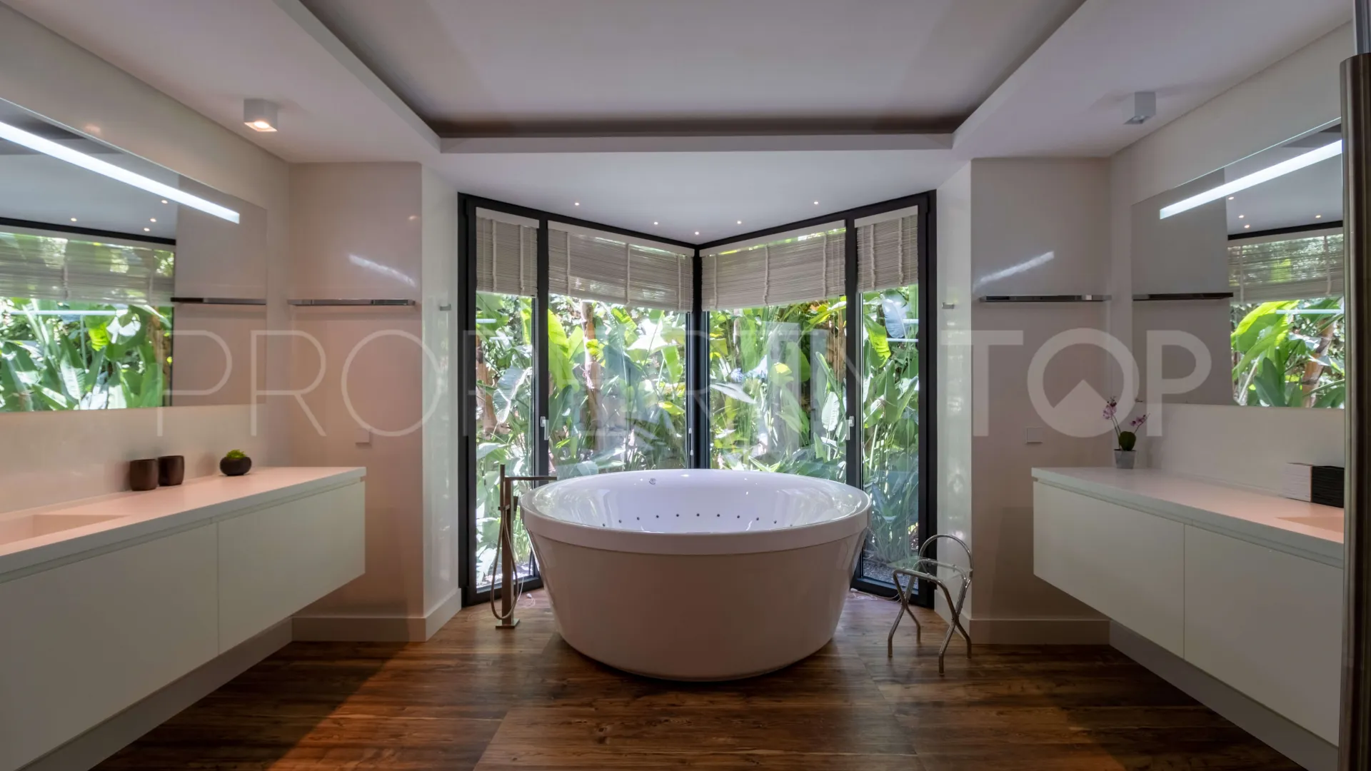 For sale 5 bedrooms villa in La Zagaleta