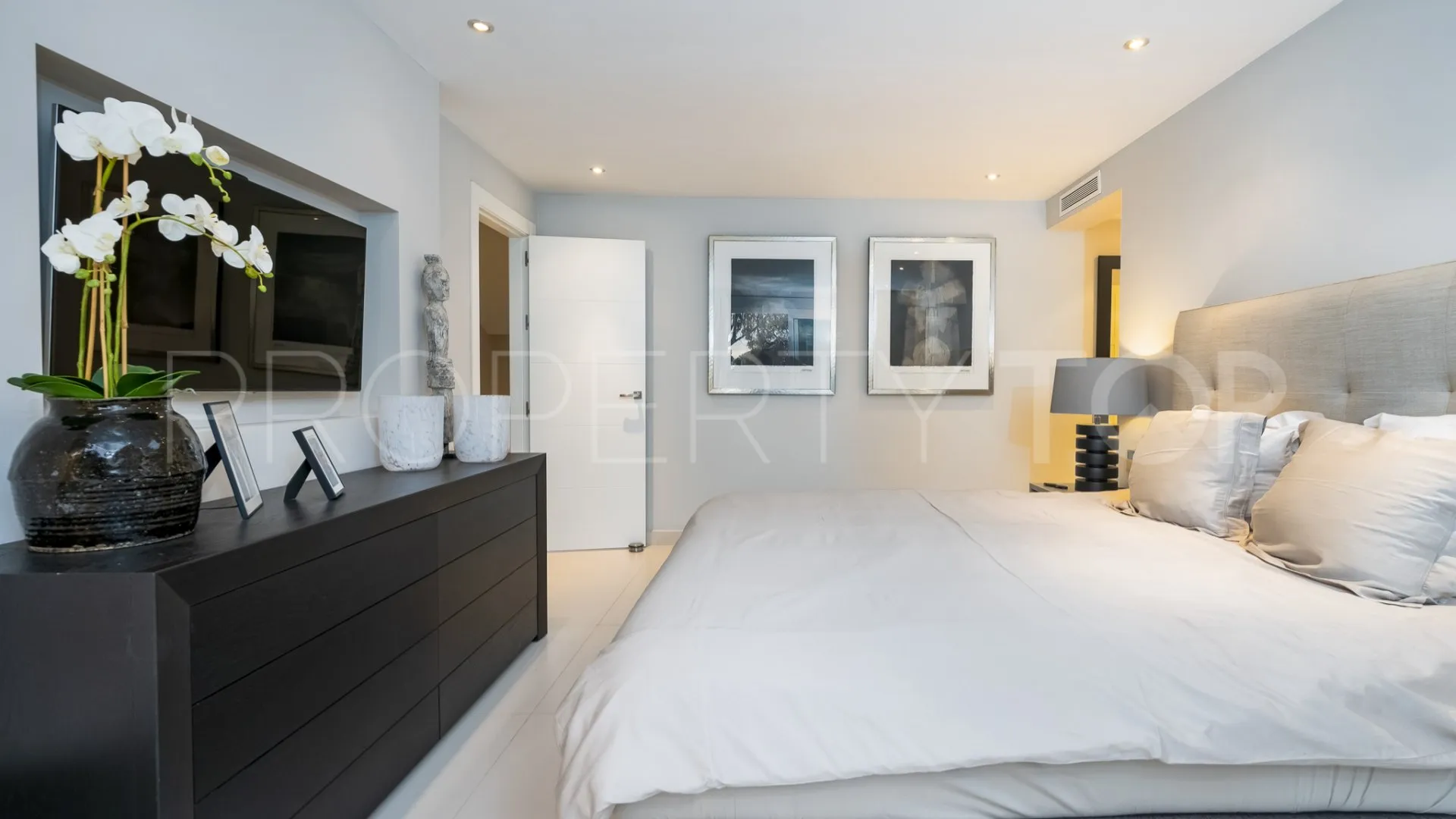 For sale villa in Marbella Country Club
