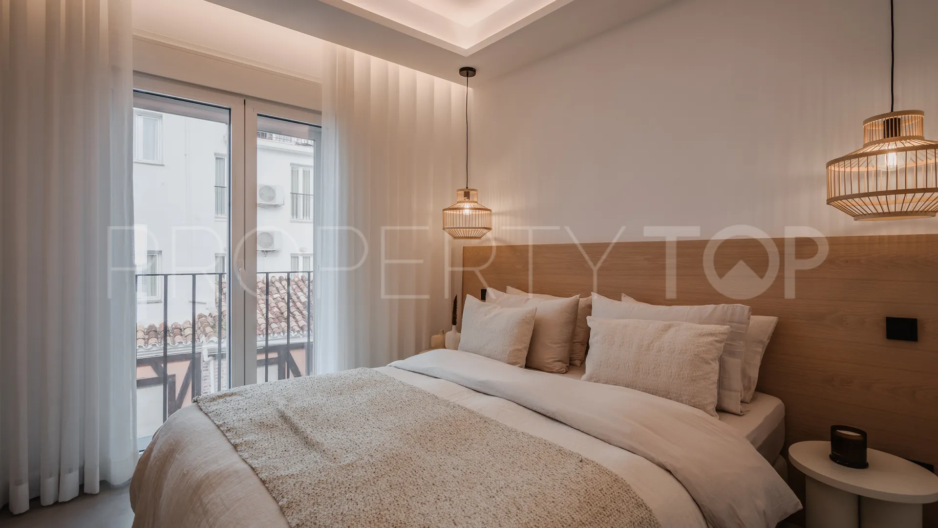 For sale 4 bedrooms penthouse in Marina Banus