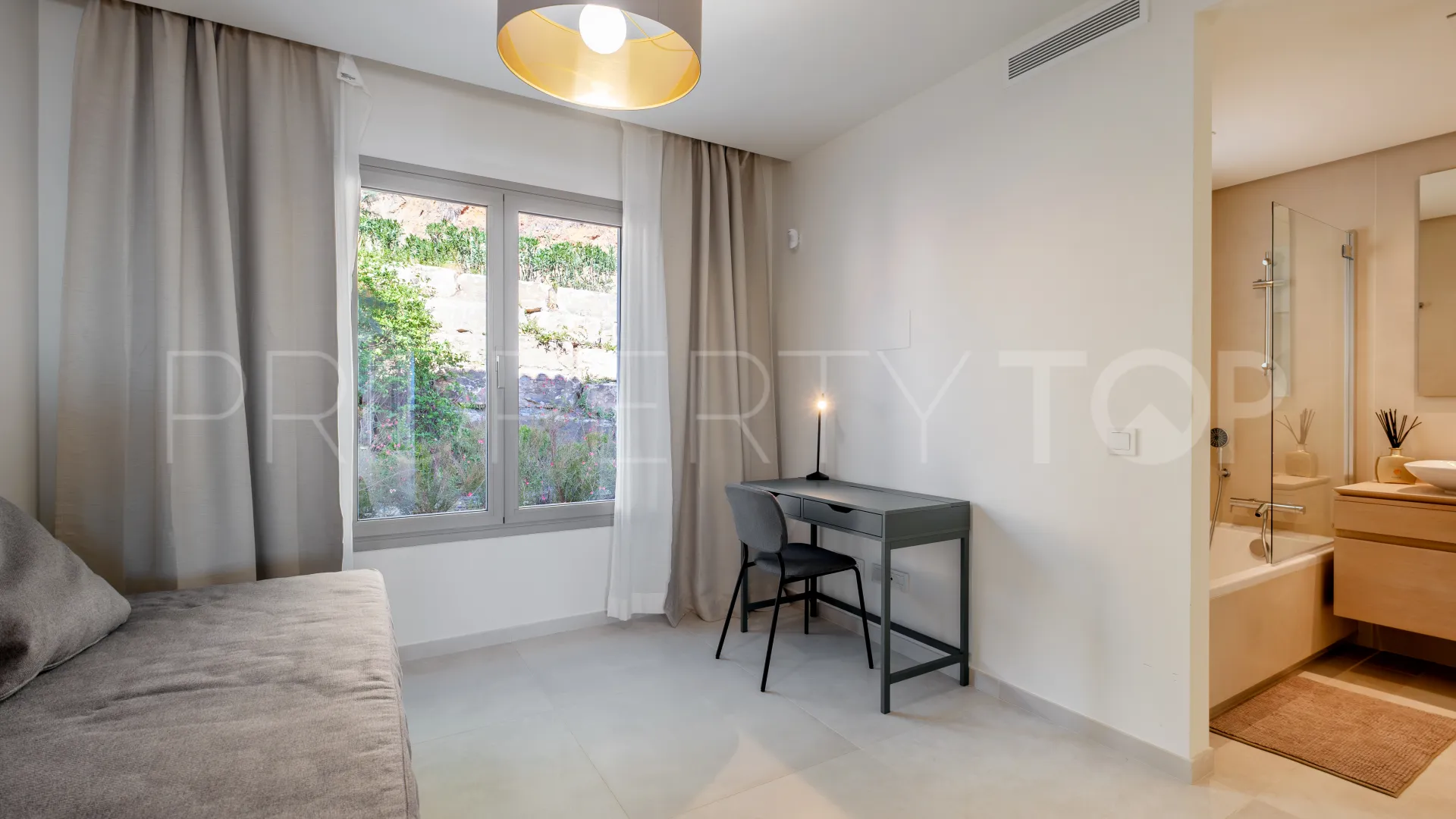 Nueva Andalucia 2 bedrooms penthouse for sale