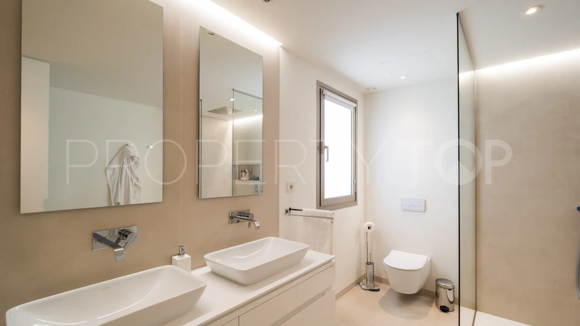 Nueva Andalucia 2 bedrooms penthouse for sale