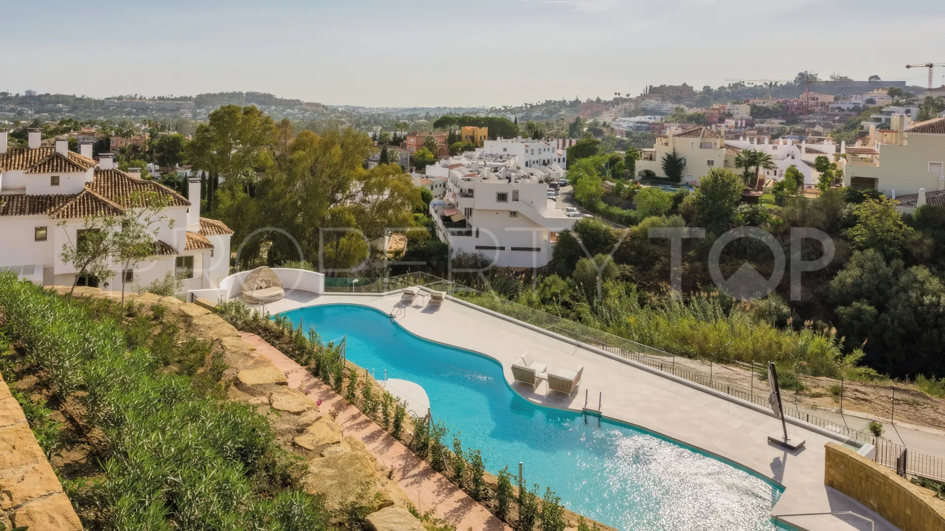 Nueva Andalucia 2 bedrooms penthouse for sale