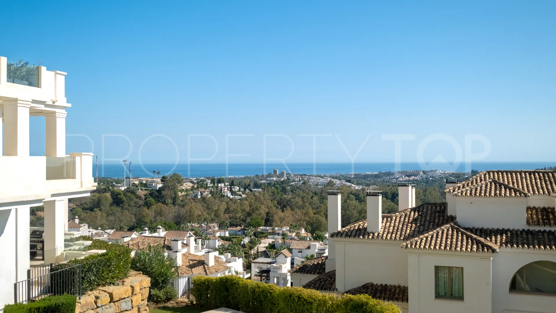 Nueva Andalucia 2 bedrooms penthouse for sale