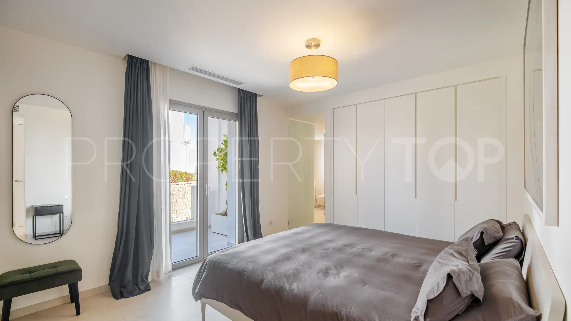 Nueva Andalucia 2 bedrooms penthouse for sale