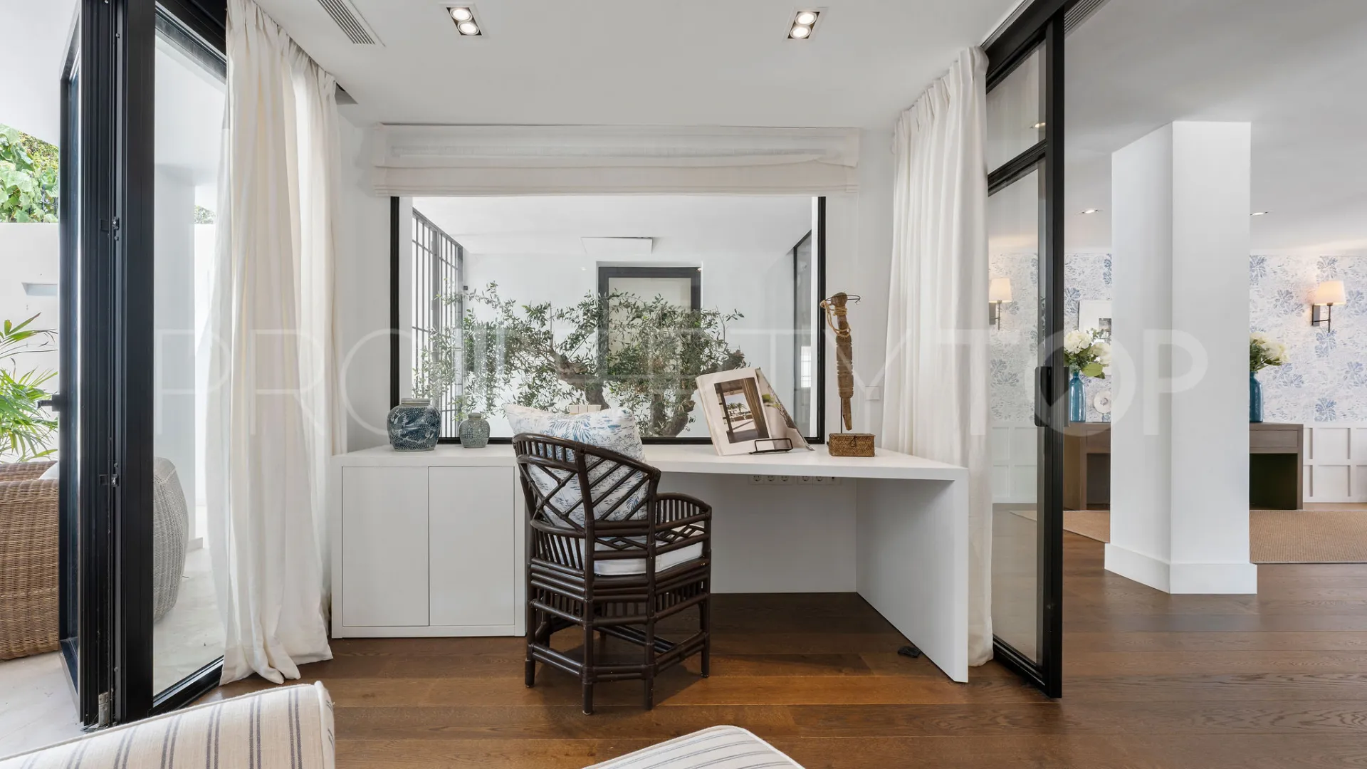 Villa de 7 dormitorios en venta en Los Naranjos Golf
