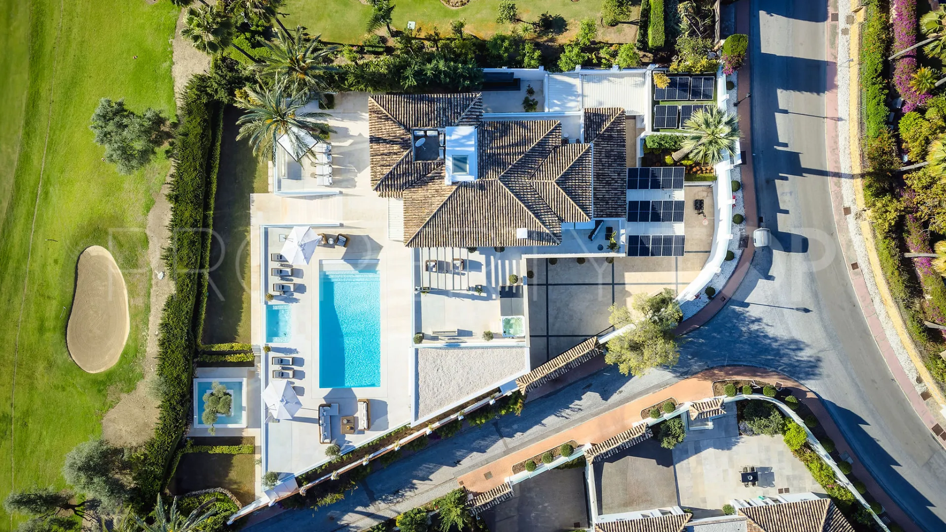Villa de 7 dormitorios en venta en Los Naranjos Golf