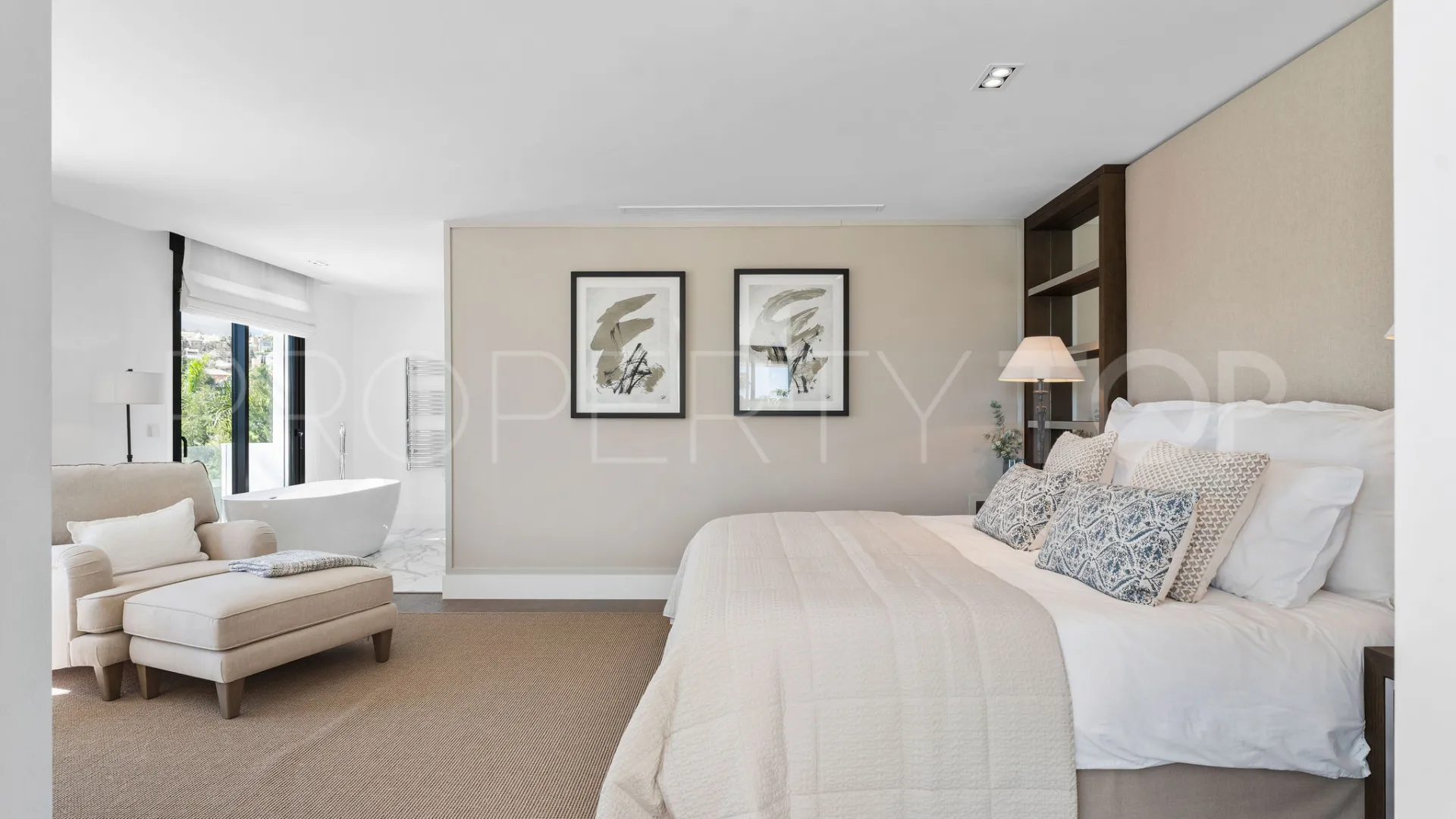 Villa de 7 dormitorios en venta en Los Naranjos Golf