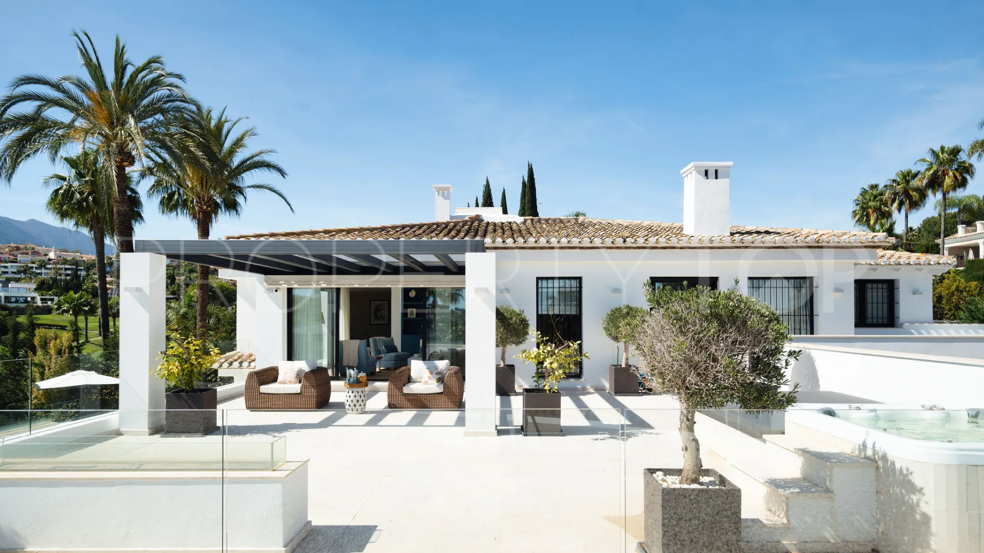 Villa de 7 dormitorios en venta en Los Naranjos Golf