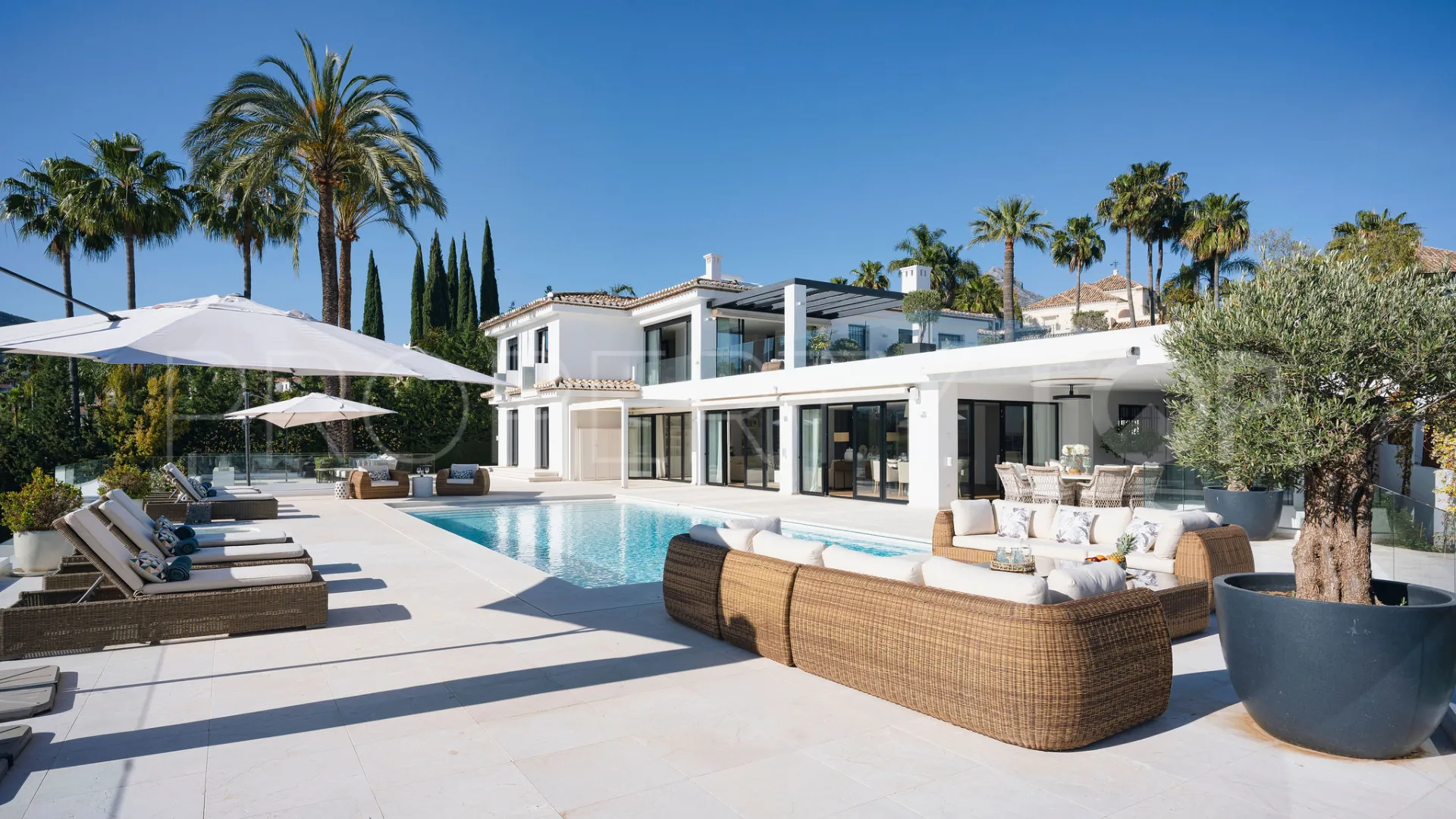 Villa de 7 dormitorios en venta en Los Naranjos Golf