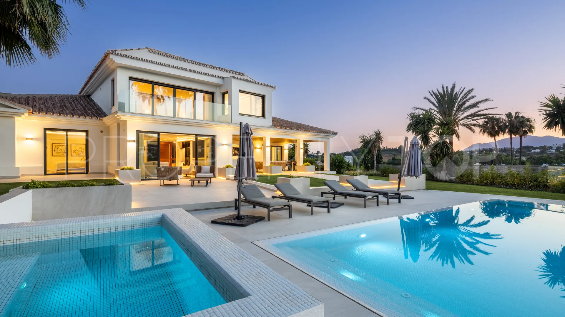 For sale Nueva Andalucia 5 bedrooms villa