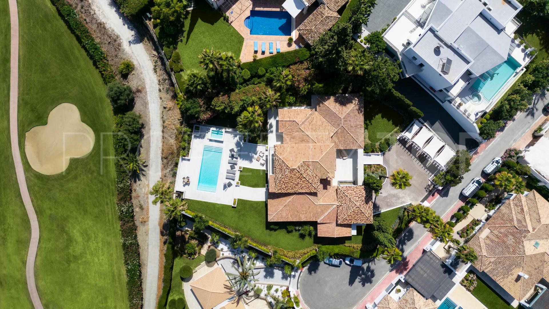 For sale Nueva Andalucia 5 bedrooms villa
