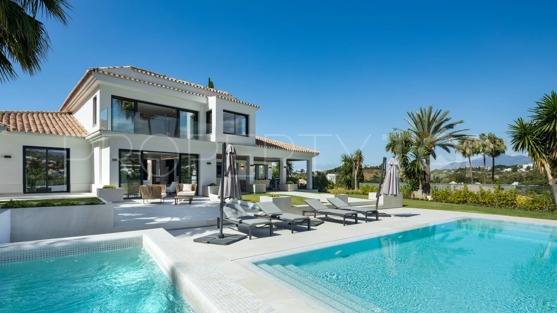 For sale Nueva Andalucia 5 bedrooms villa