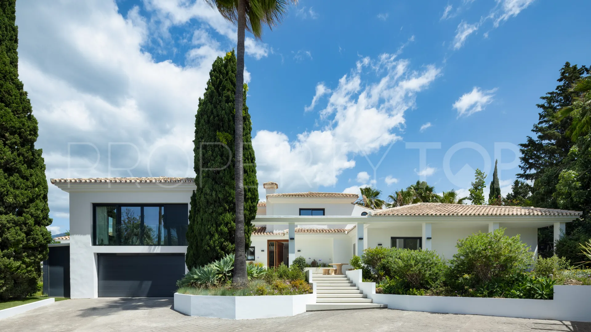 For sale Nueva Andalucia 5 bedrooms villa