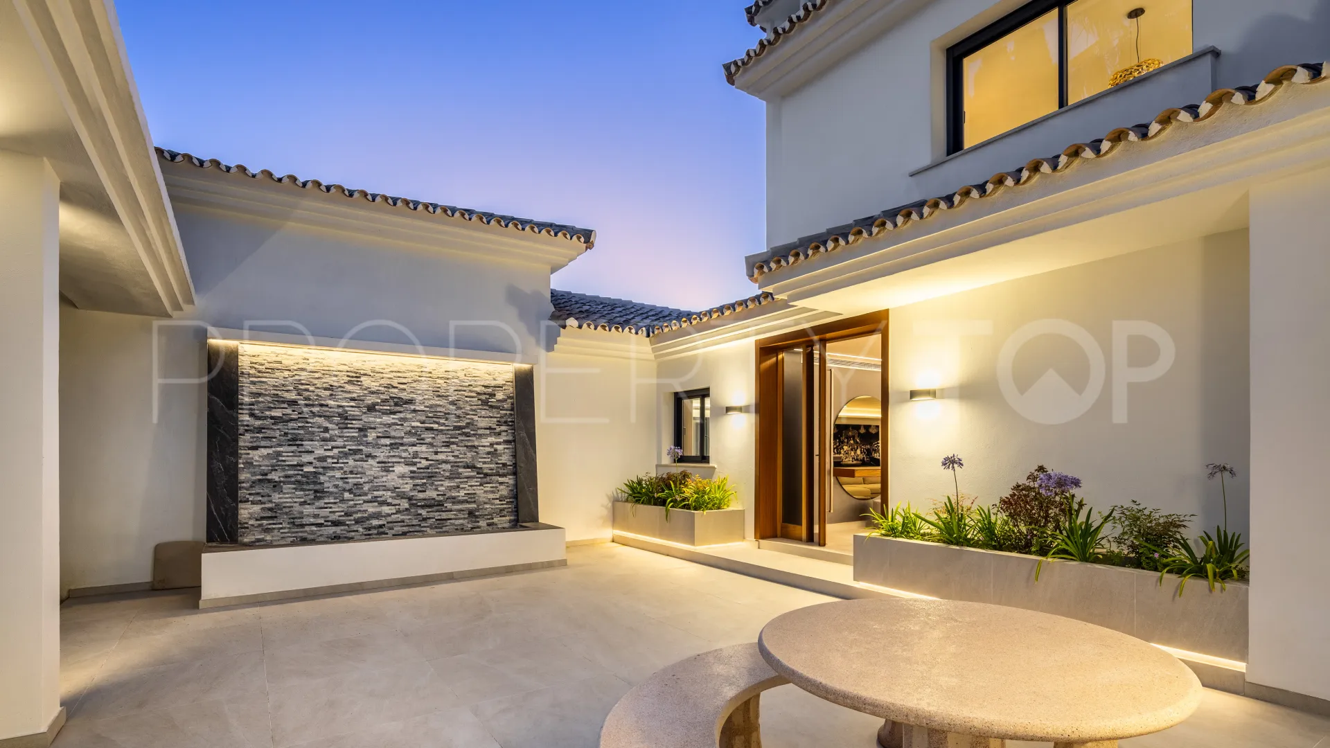 For sale Nueva Andalucia 5 bedrooms villa