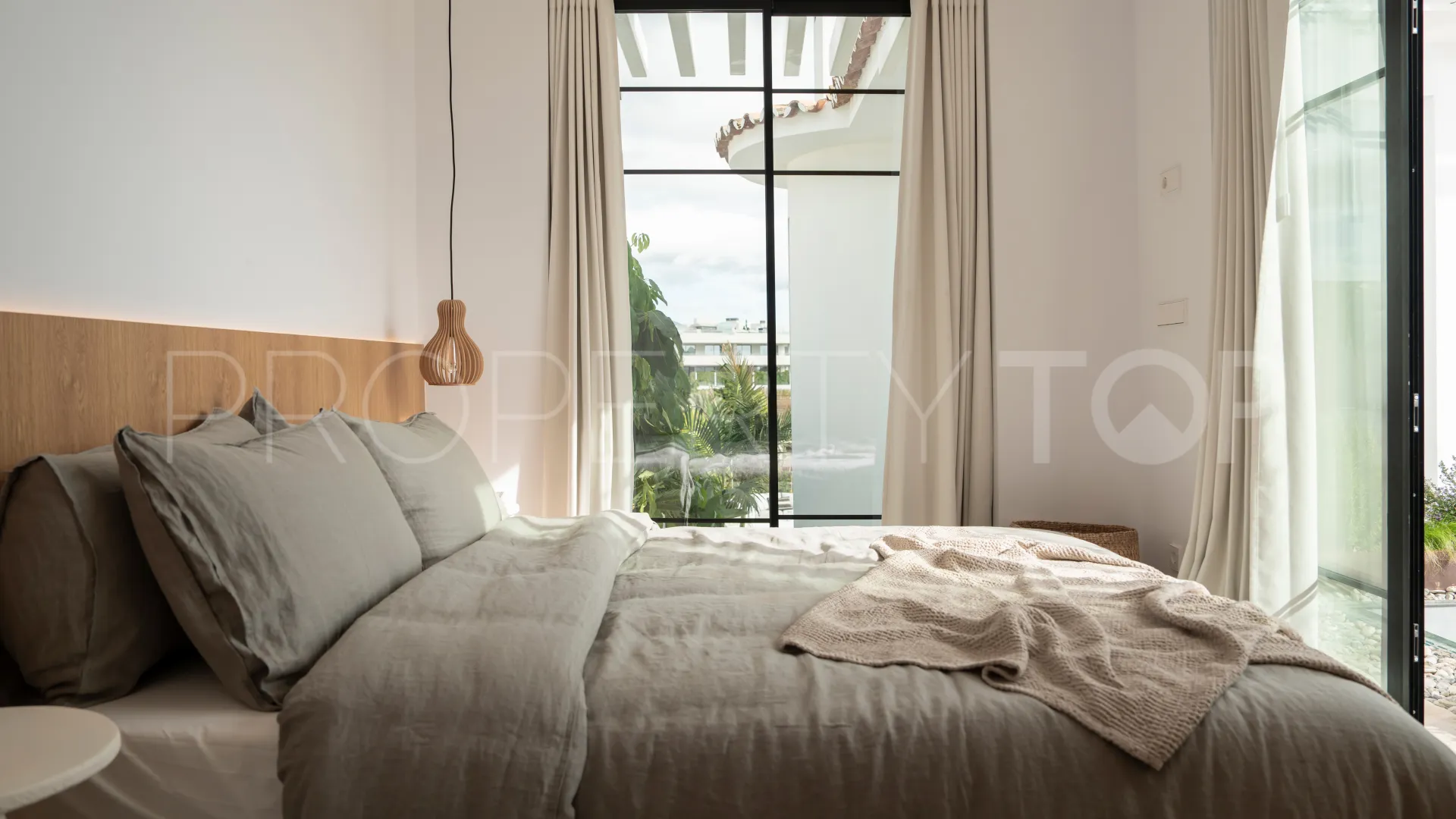 Nueva Andalucia villa for sale