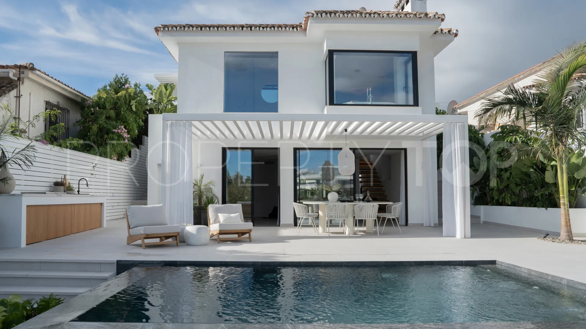 Nueva Andalucia villa for sale