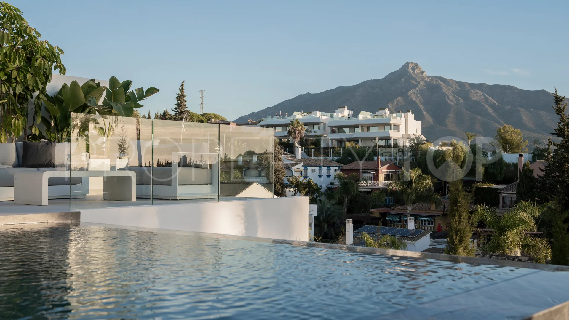 Nueva Andalucia villa for sale