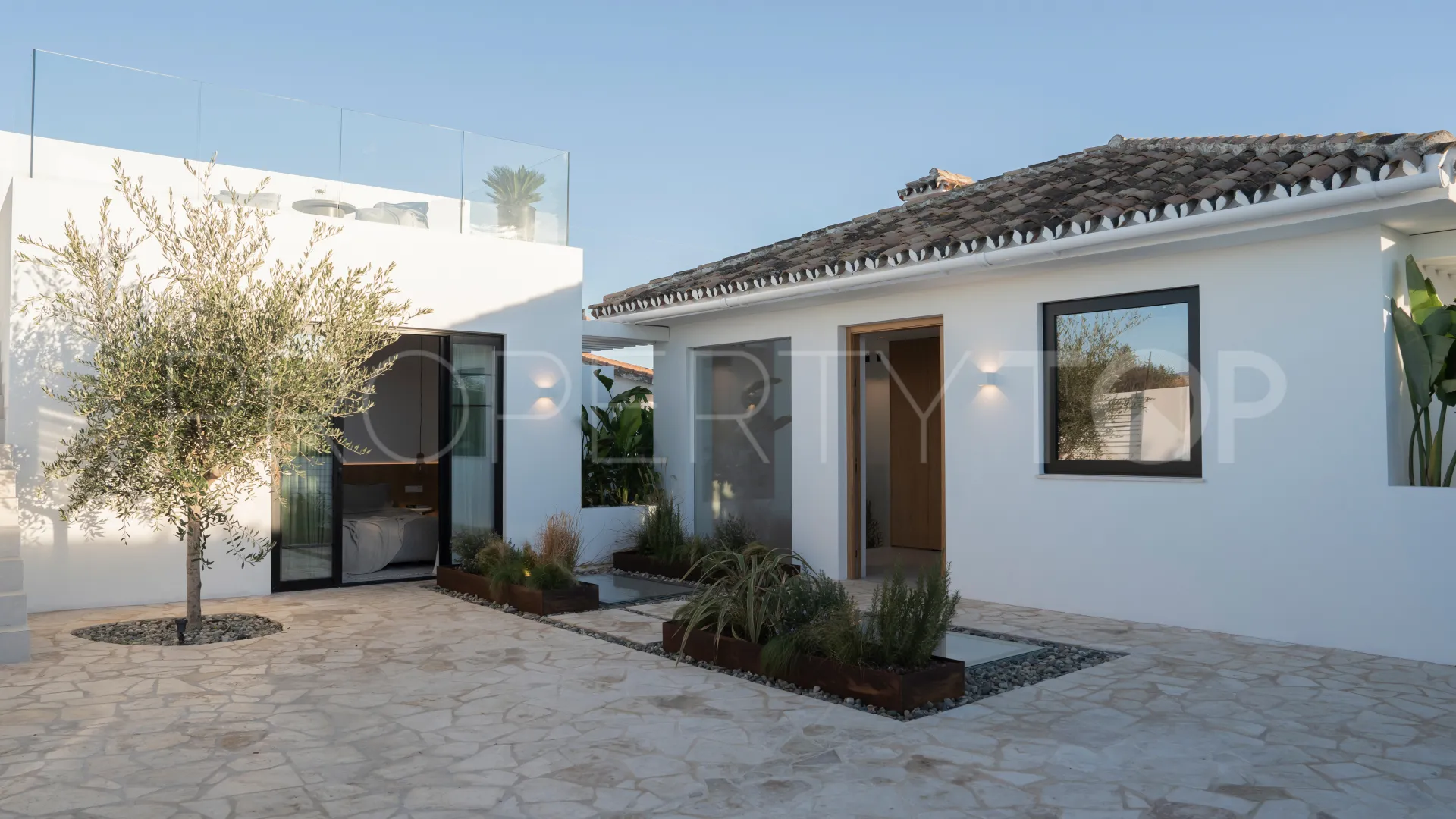 Nueva Andalucia villa for sale
