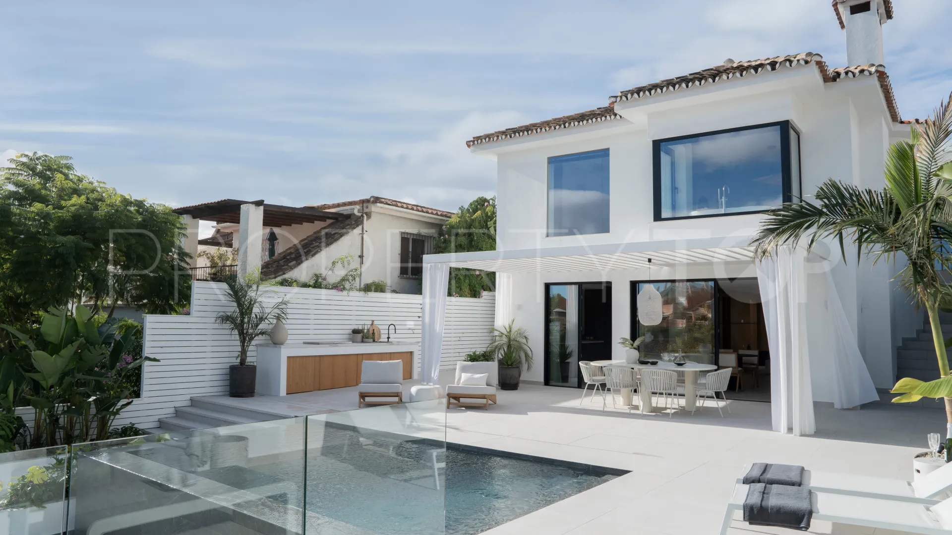 Nueva Andalucia villa for sale