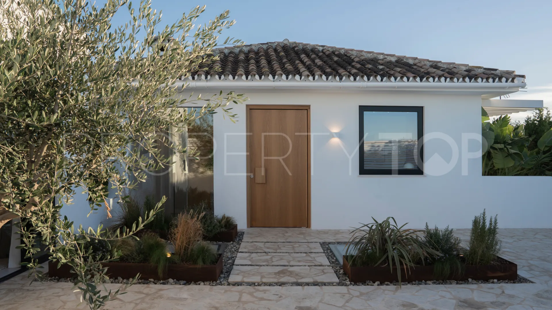 Nueva Andalucia villa for sale