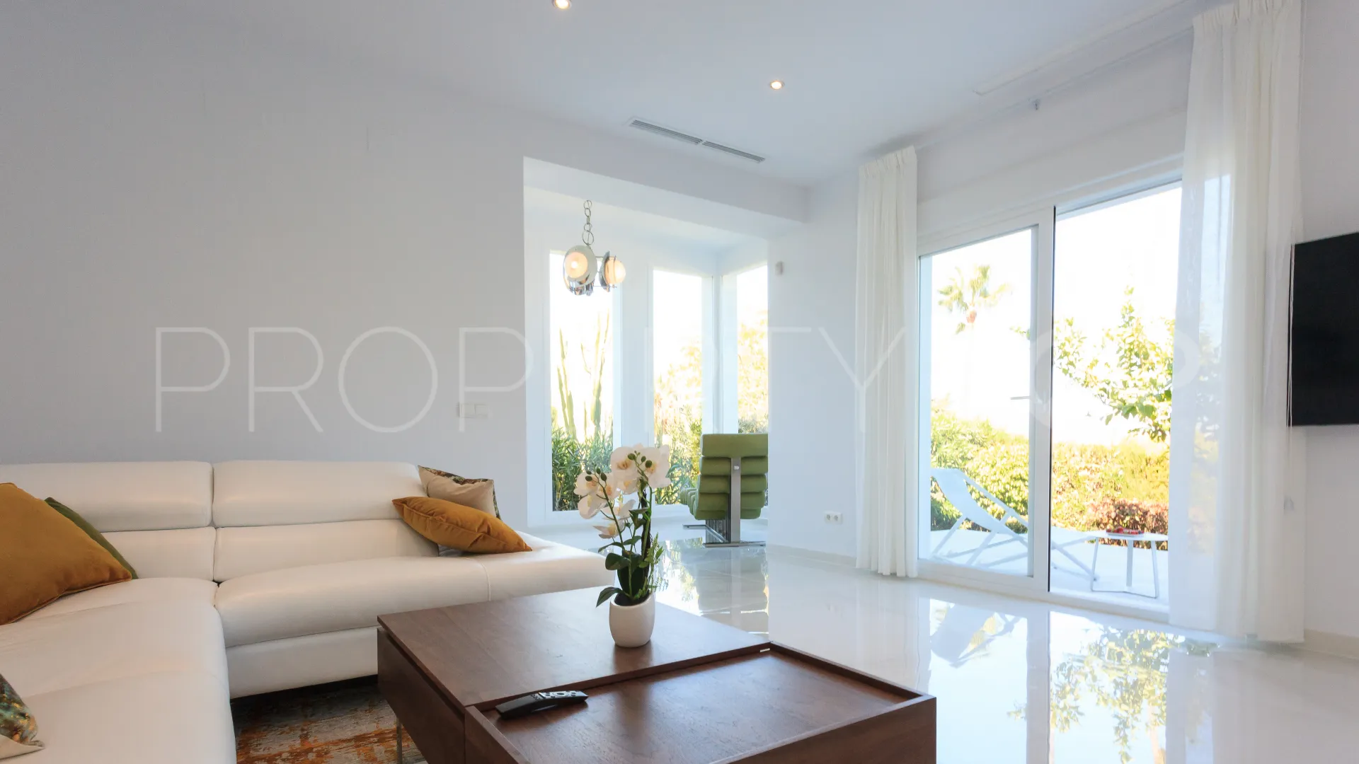 Villa in Nueva Andalucia for sale