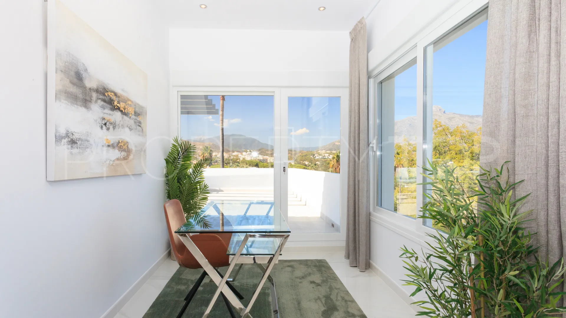 Villa in Nueva Andalucia for sale