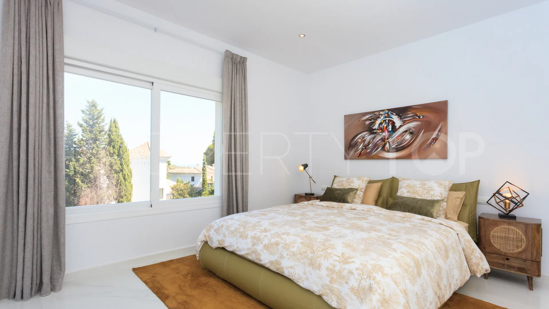 Villa in Nueva Andalucia for sale