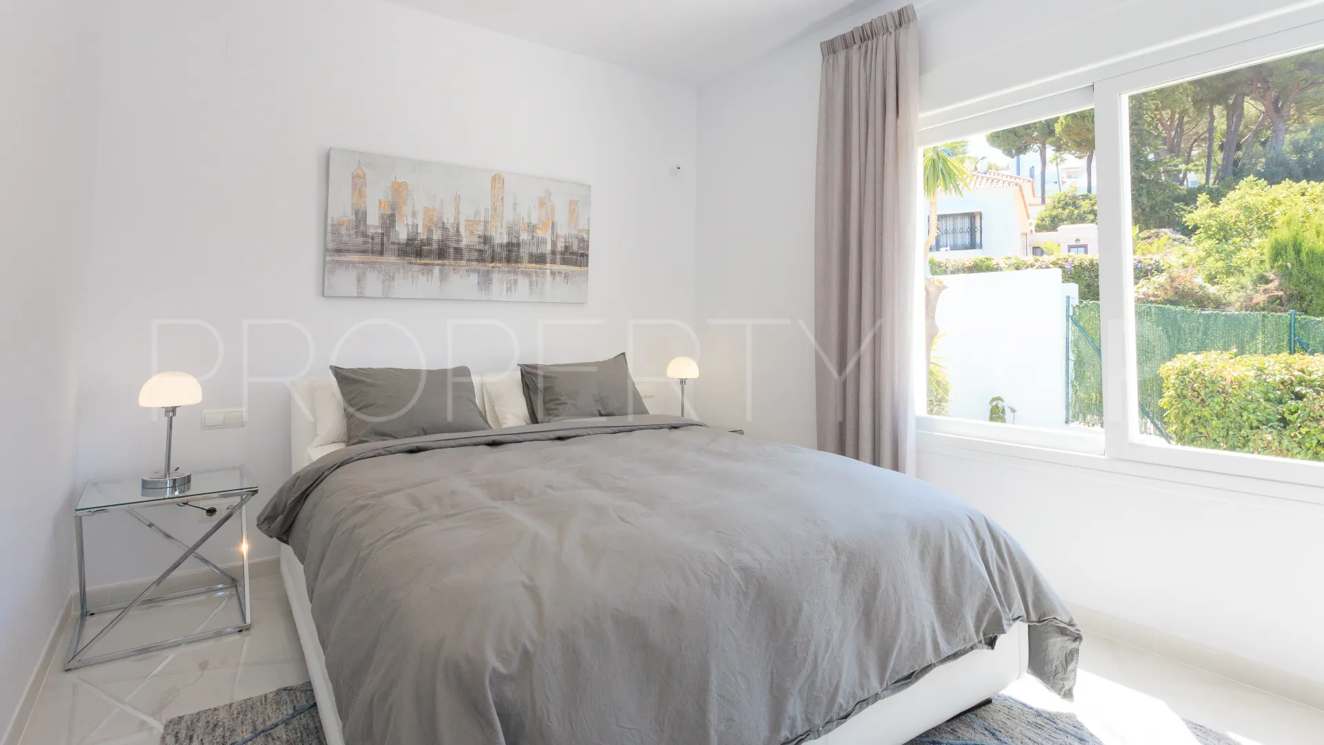 Villa in Nueva Andalucia for sale