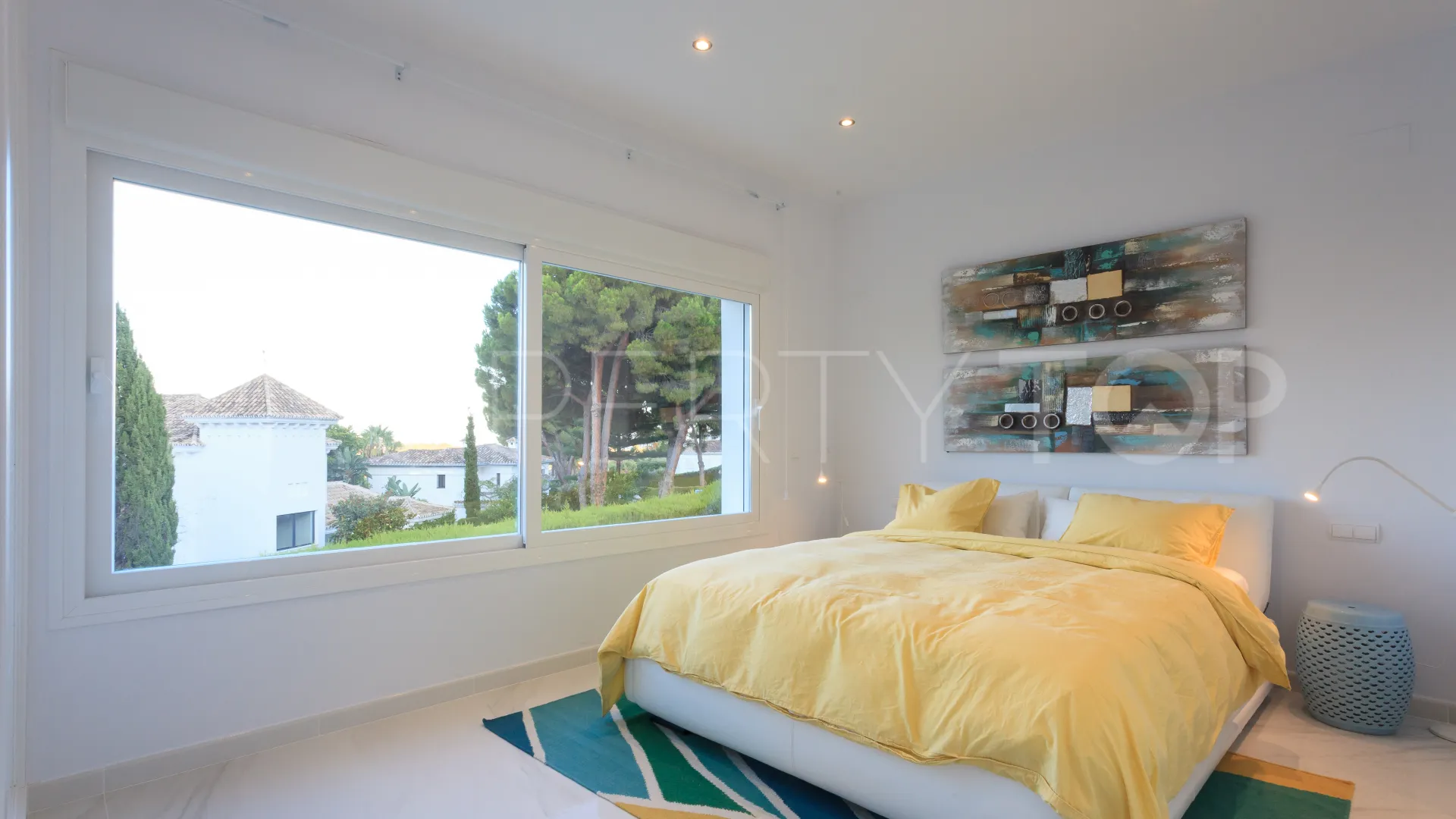 Villa in Nueva Andalucia for sale