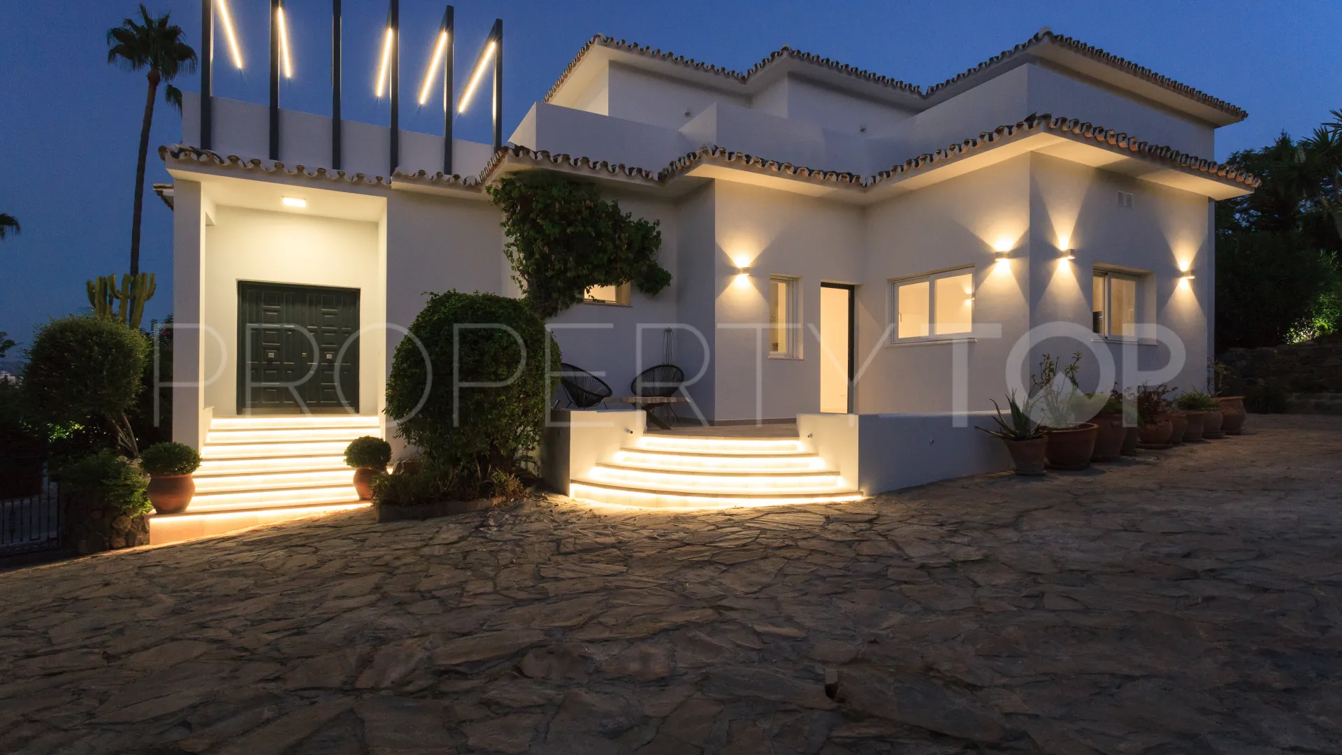 Villa in Nueva Andalucia for sale