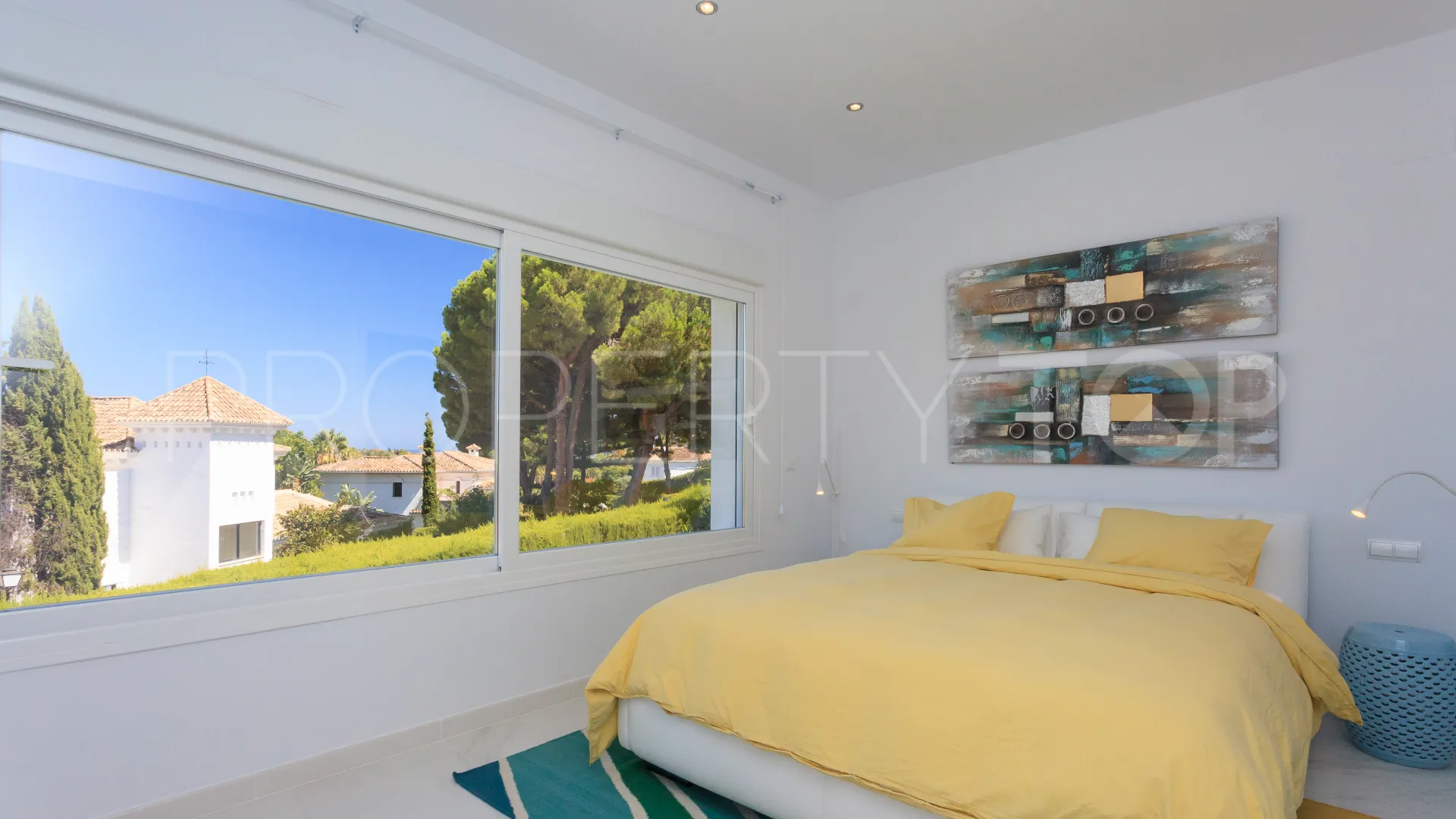 Villa in Nueva Andalucia for sale