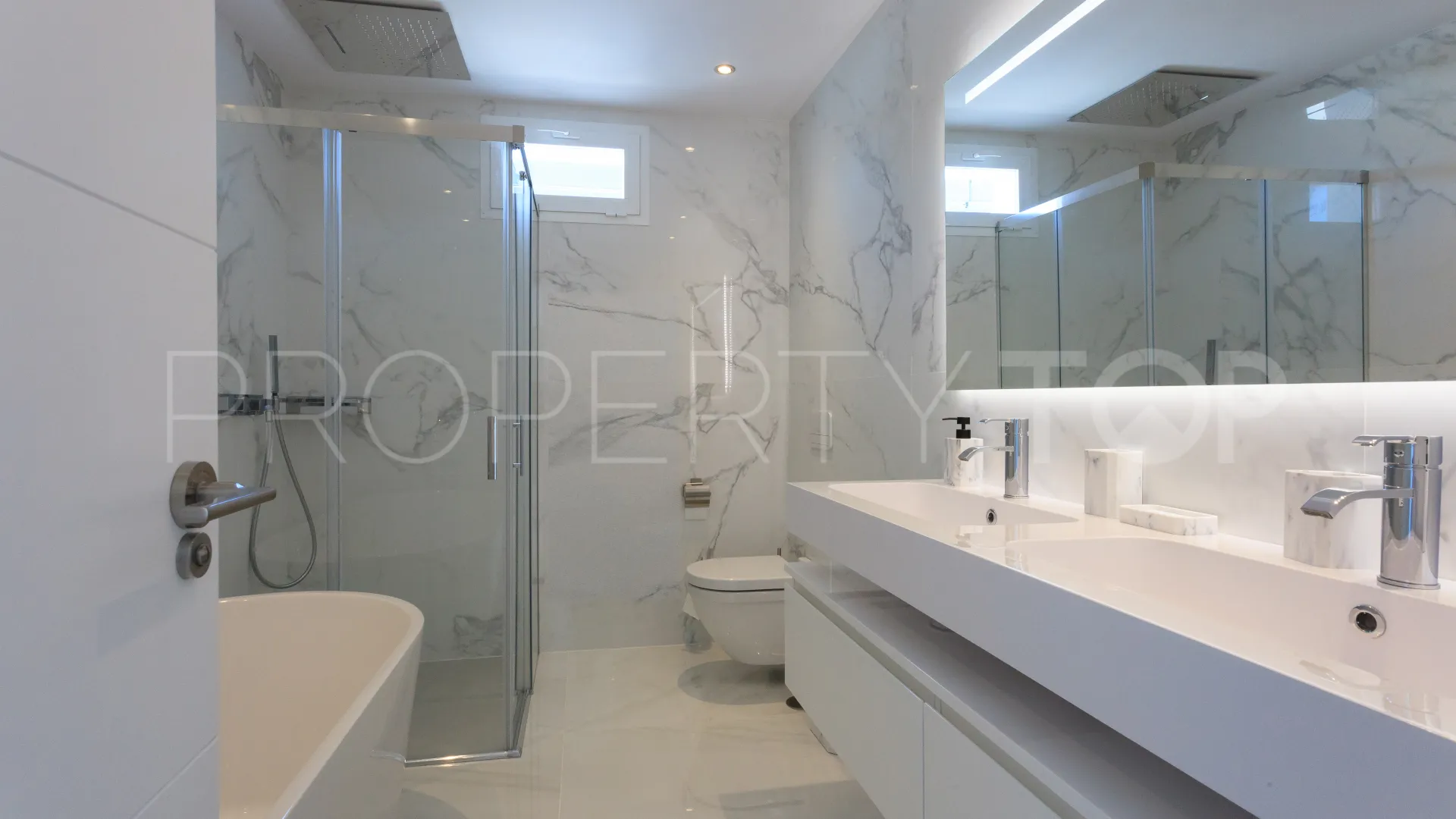 Villa in Nueva Andalucia for sale