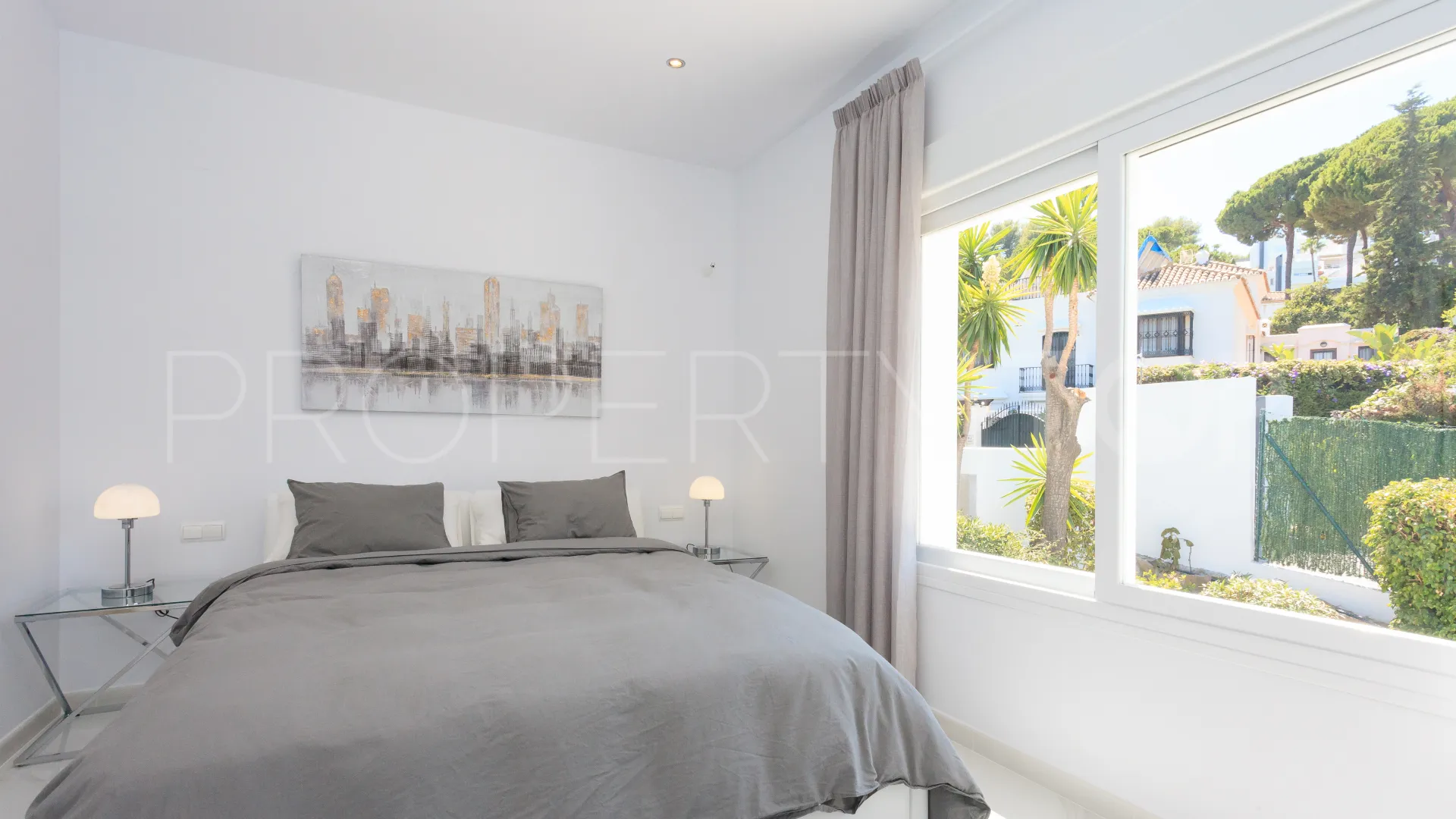 Villa in Nueva Andalucia for sale