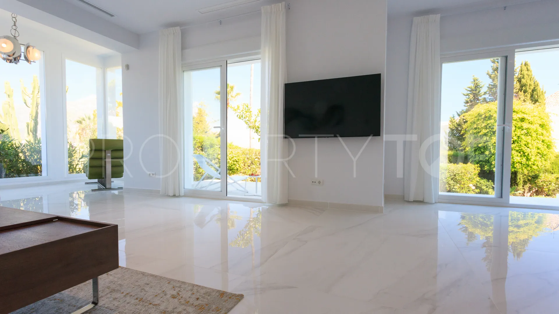 Villa in Nueva Andalucia for sale