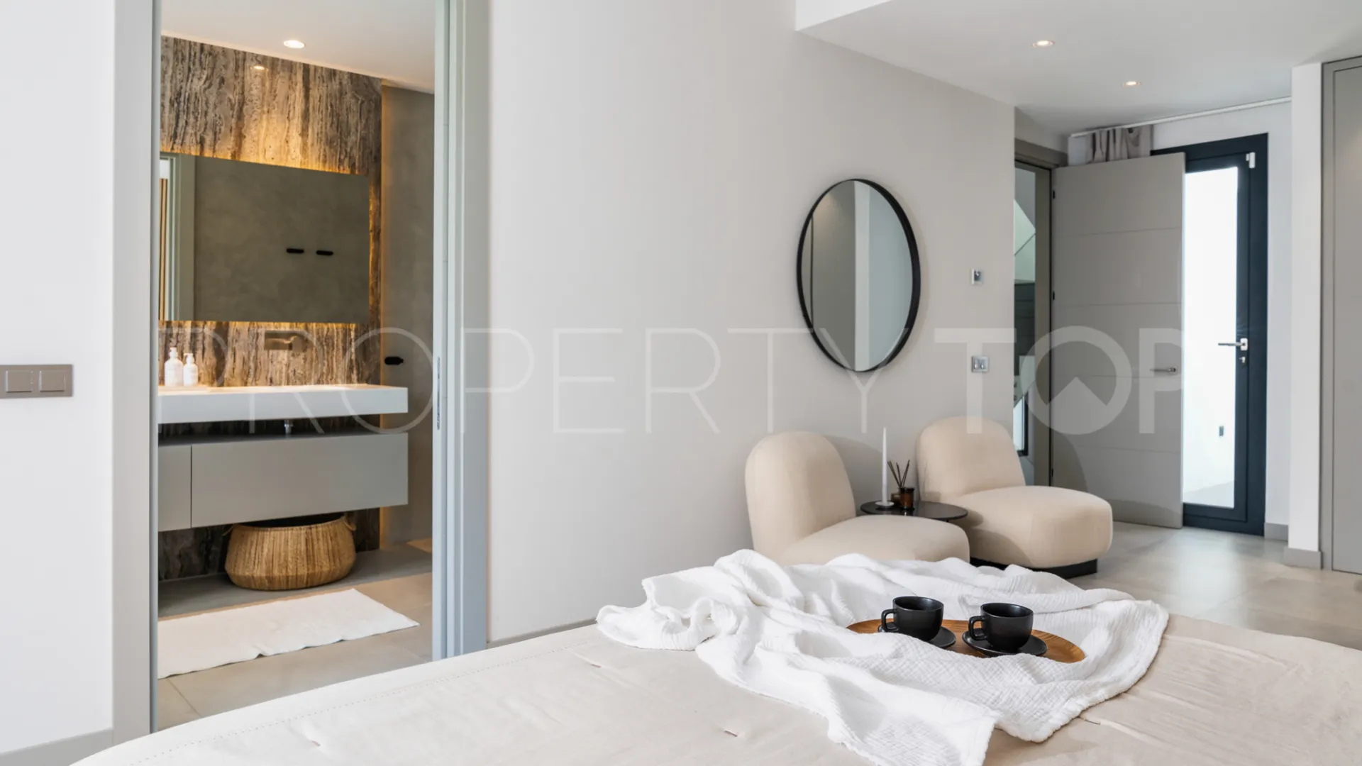 Villa en venta con 5 dormitorios en Marbella - Puerto Banus