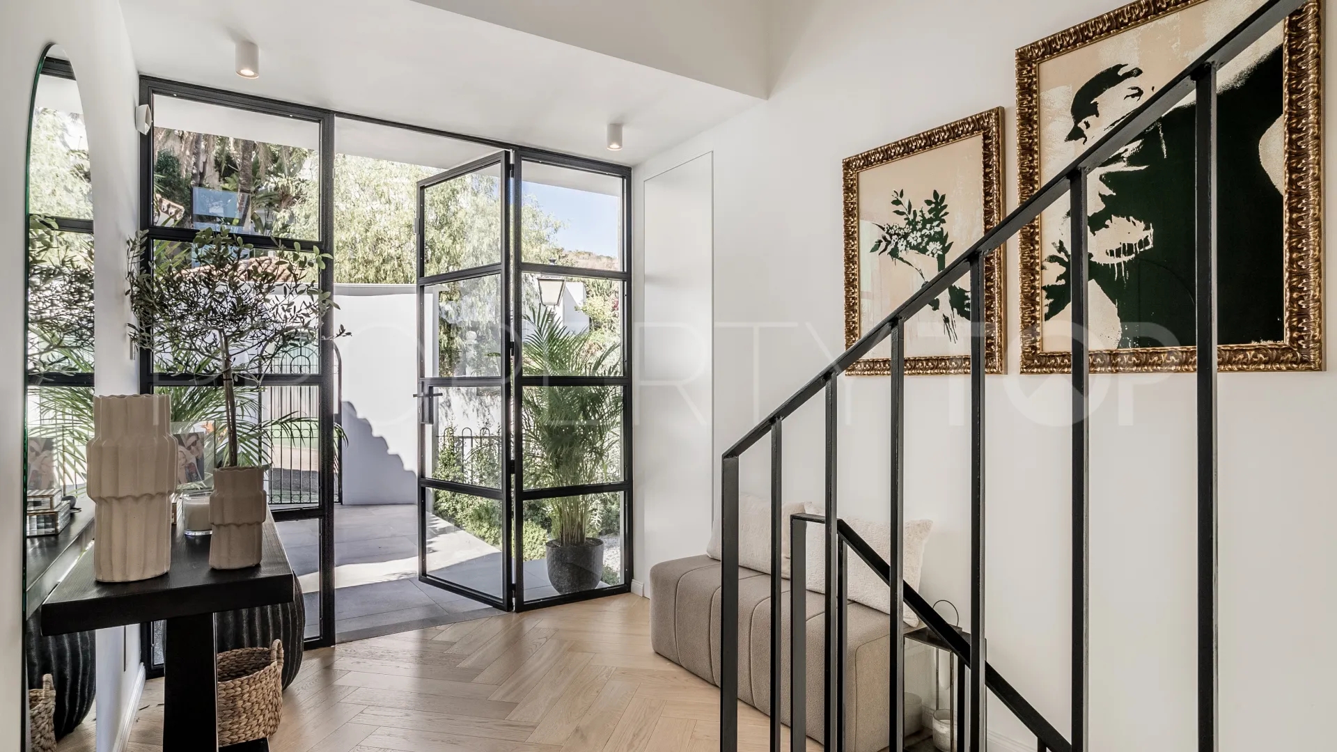 5 bedrooms Los Naranjos Hill Club villa for sale