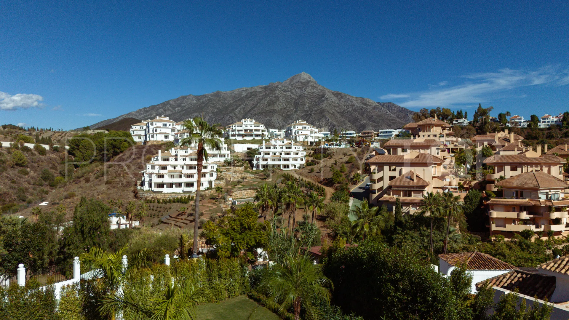 5 bedrooms Los Naranjos Hill Club villa for sale