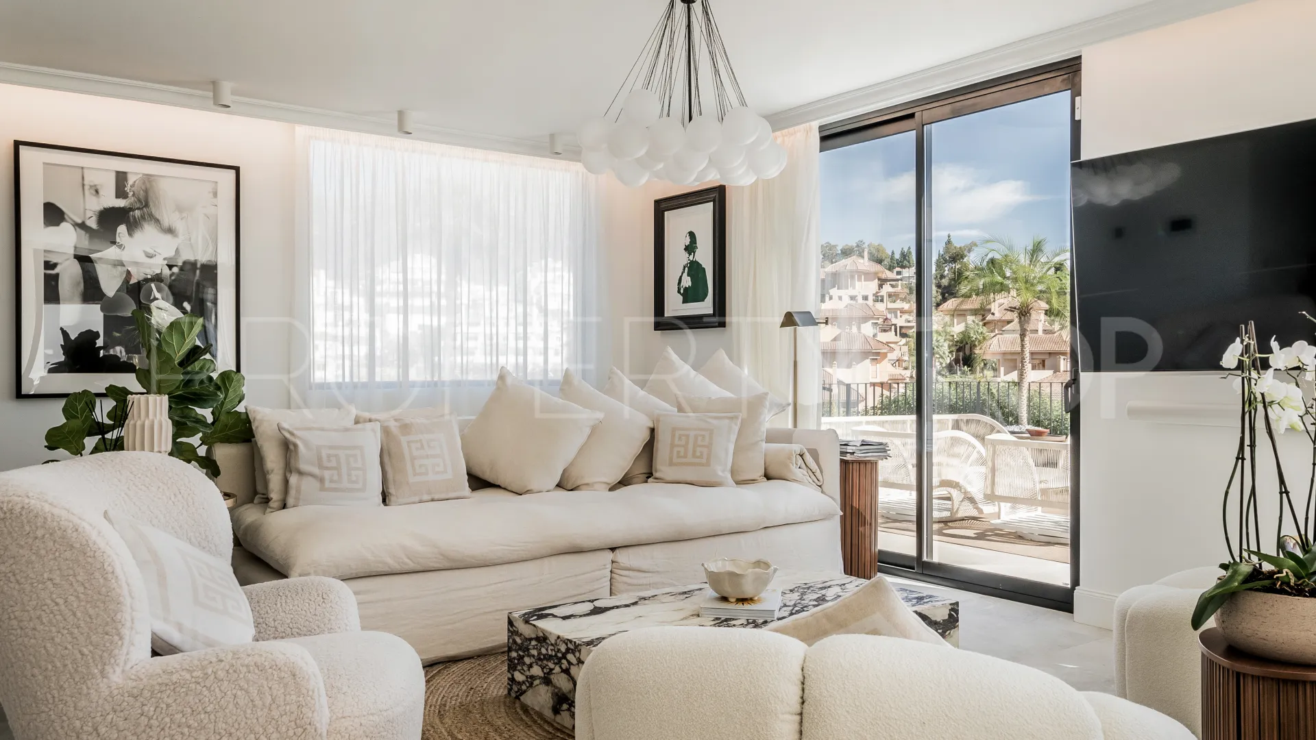 5 bedrooms Los Naranjos Hill Club villa for sale