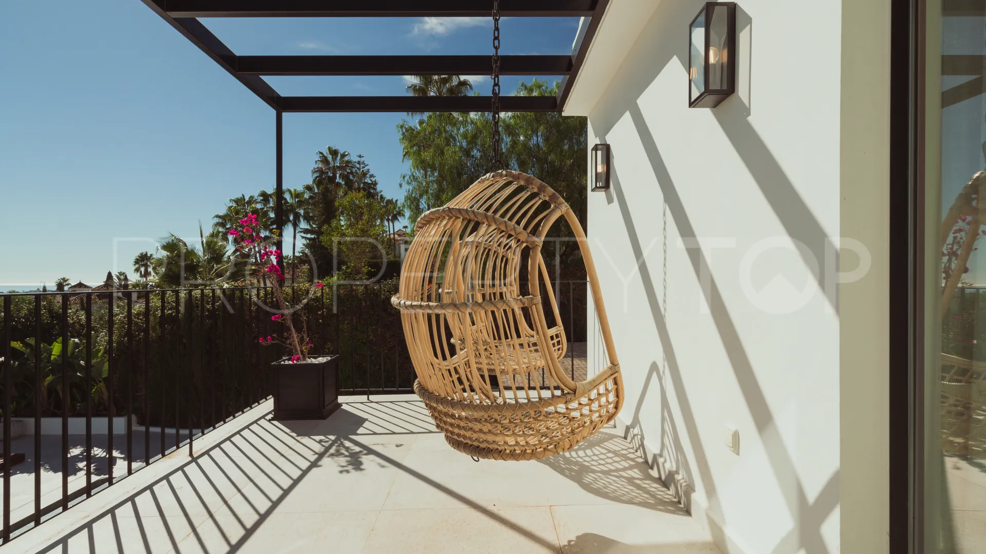 5 bedrooms Los Naranjos Hill Club villa for sale