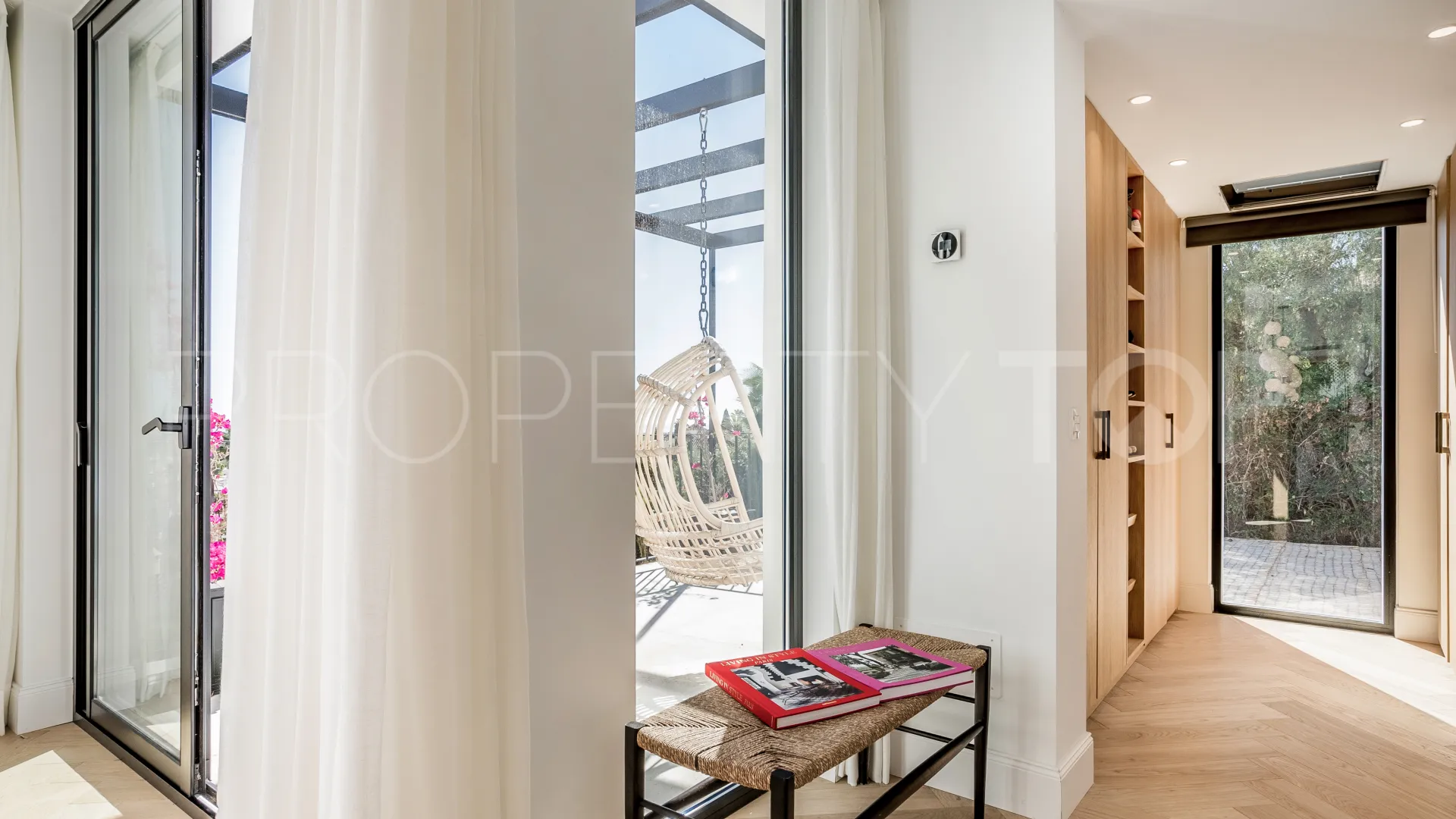 5 bedrooms Los Naranjos Hill Club villa for sale