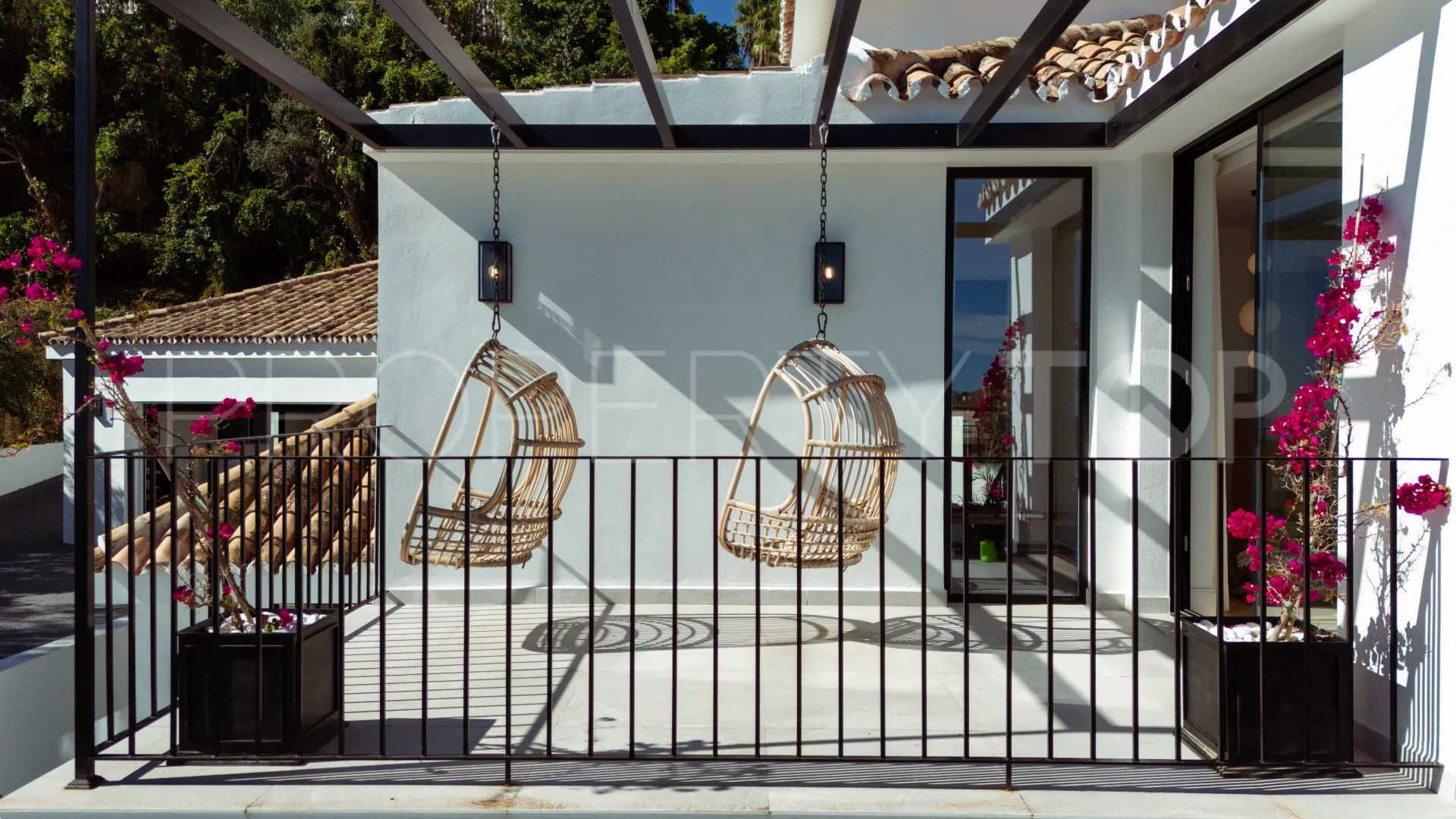 5 bedrooms Los Naranjos Hill Club villa for sale