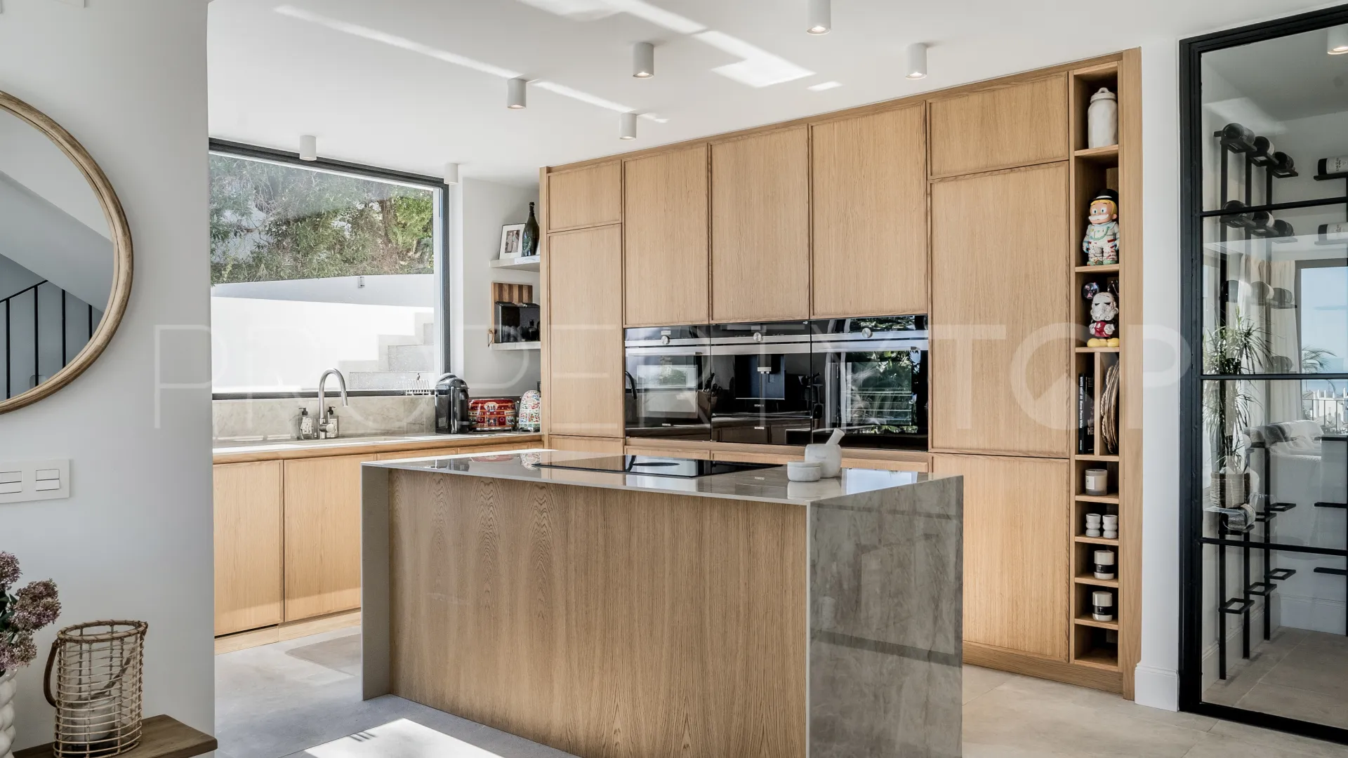 5 bedrooms Los Naranjos Hill Club villa for sale