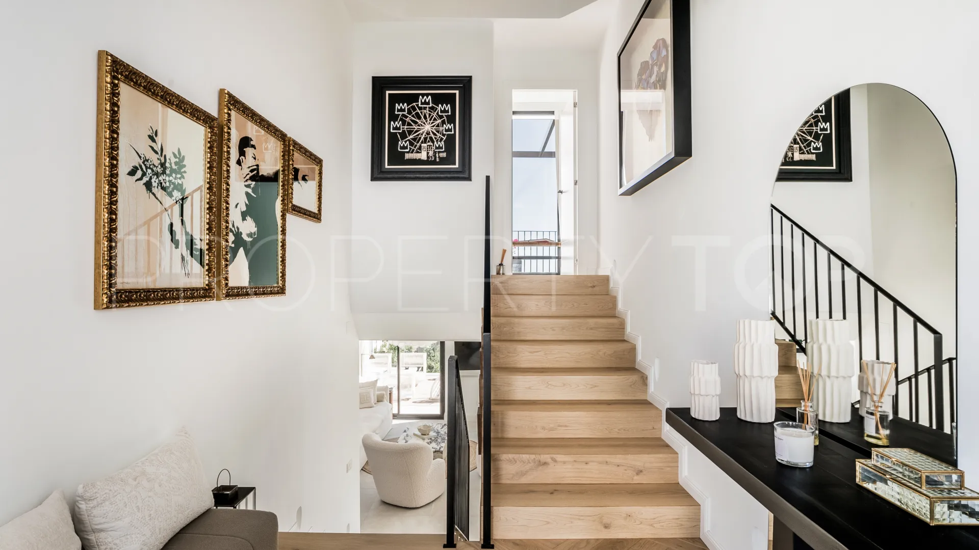5 bedrooms Los Naranjos Hill Club villa for sale