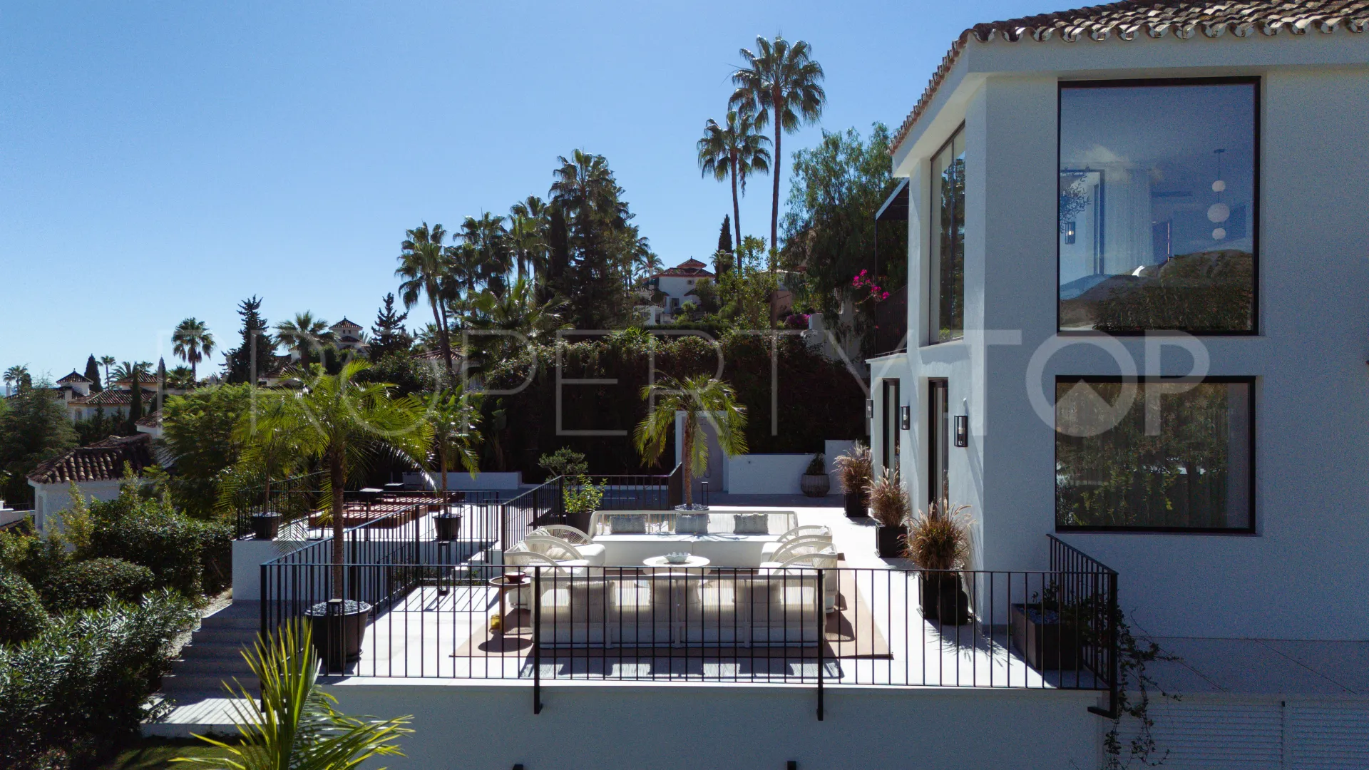5 bedrooms Los Naranjos Hill Club villa for sale