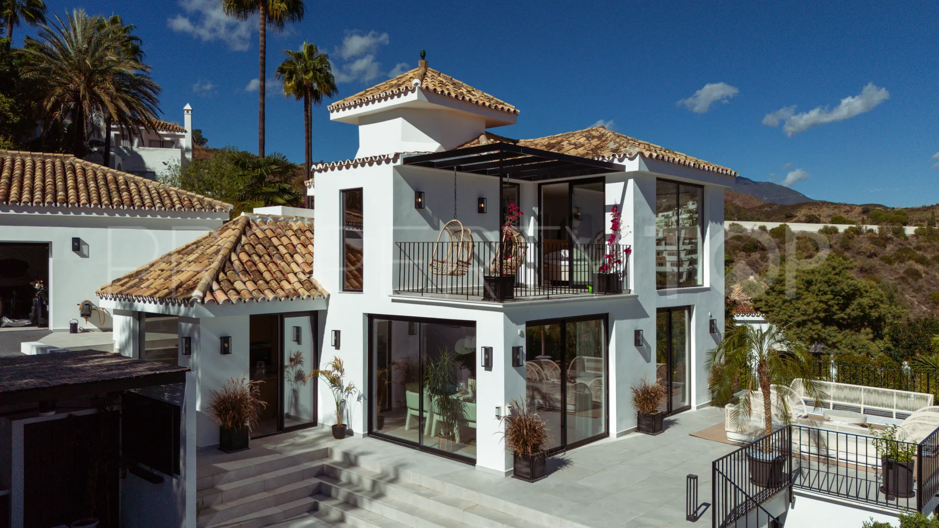5 bedrooms Los Naranjos Hill Club villa for sale