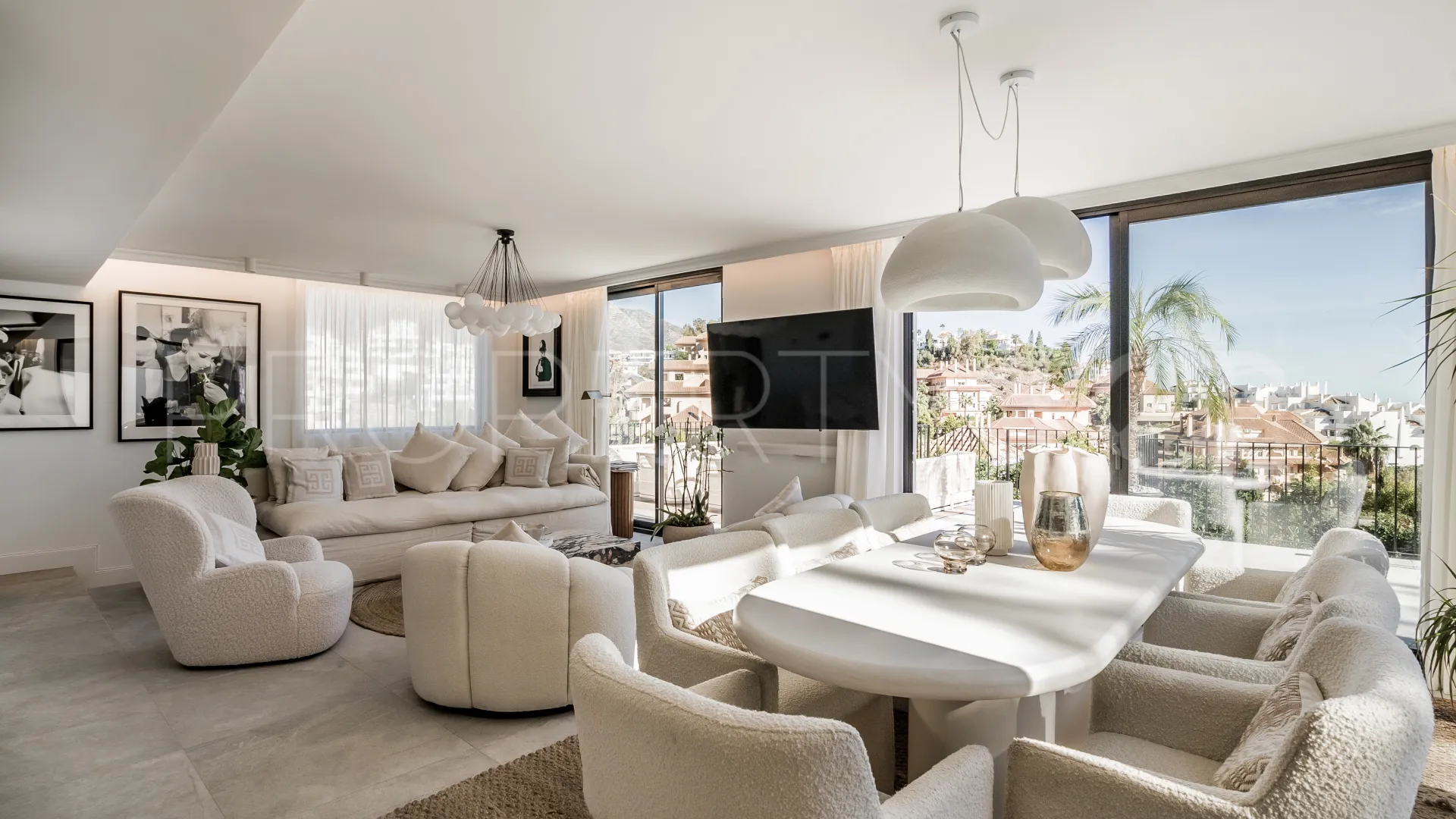 5 bedrooms Los Naranjos Hill Club villa for sale