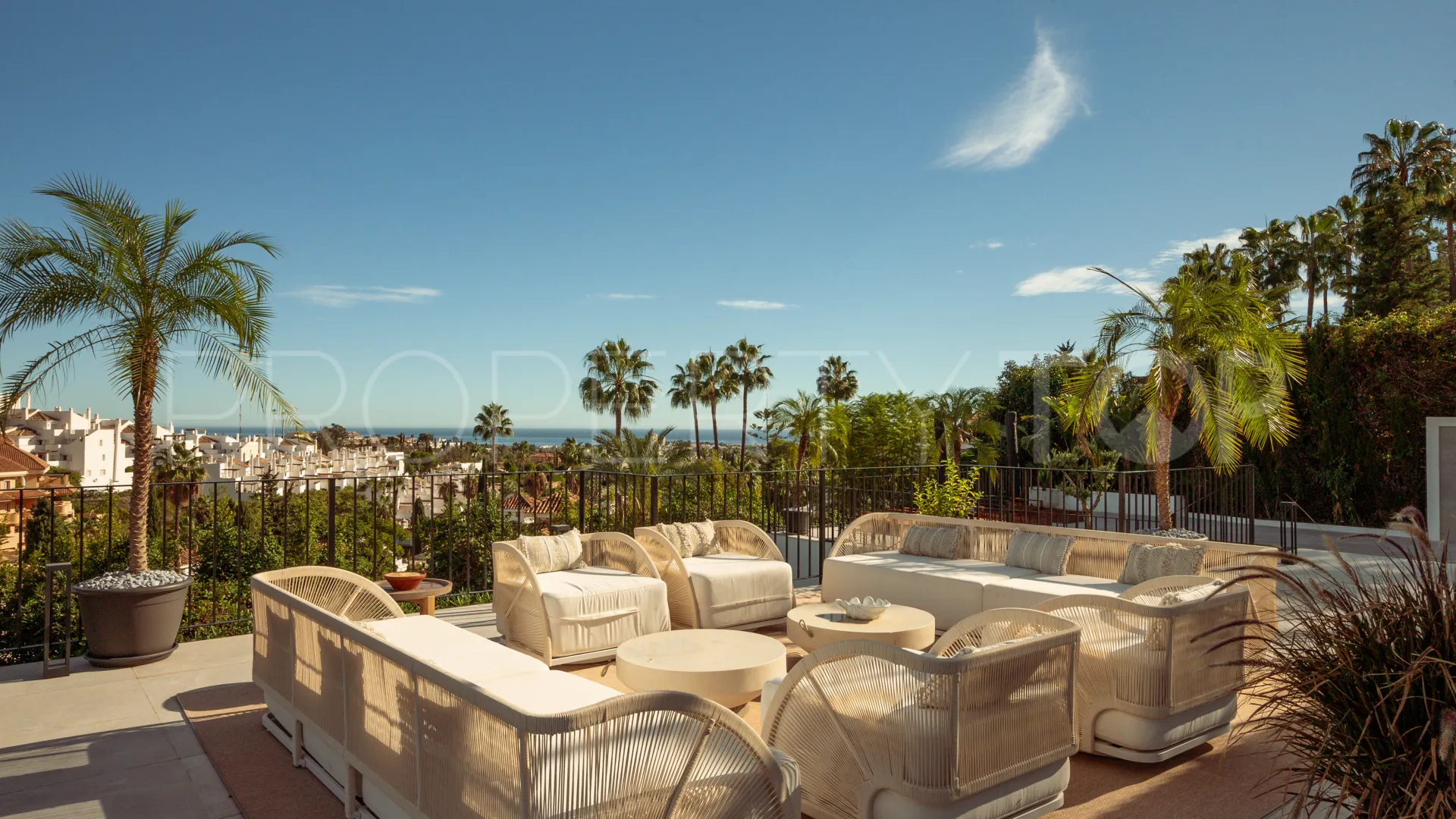 5 bedrooms Los Naranjos Hill Club villa for sale